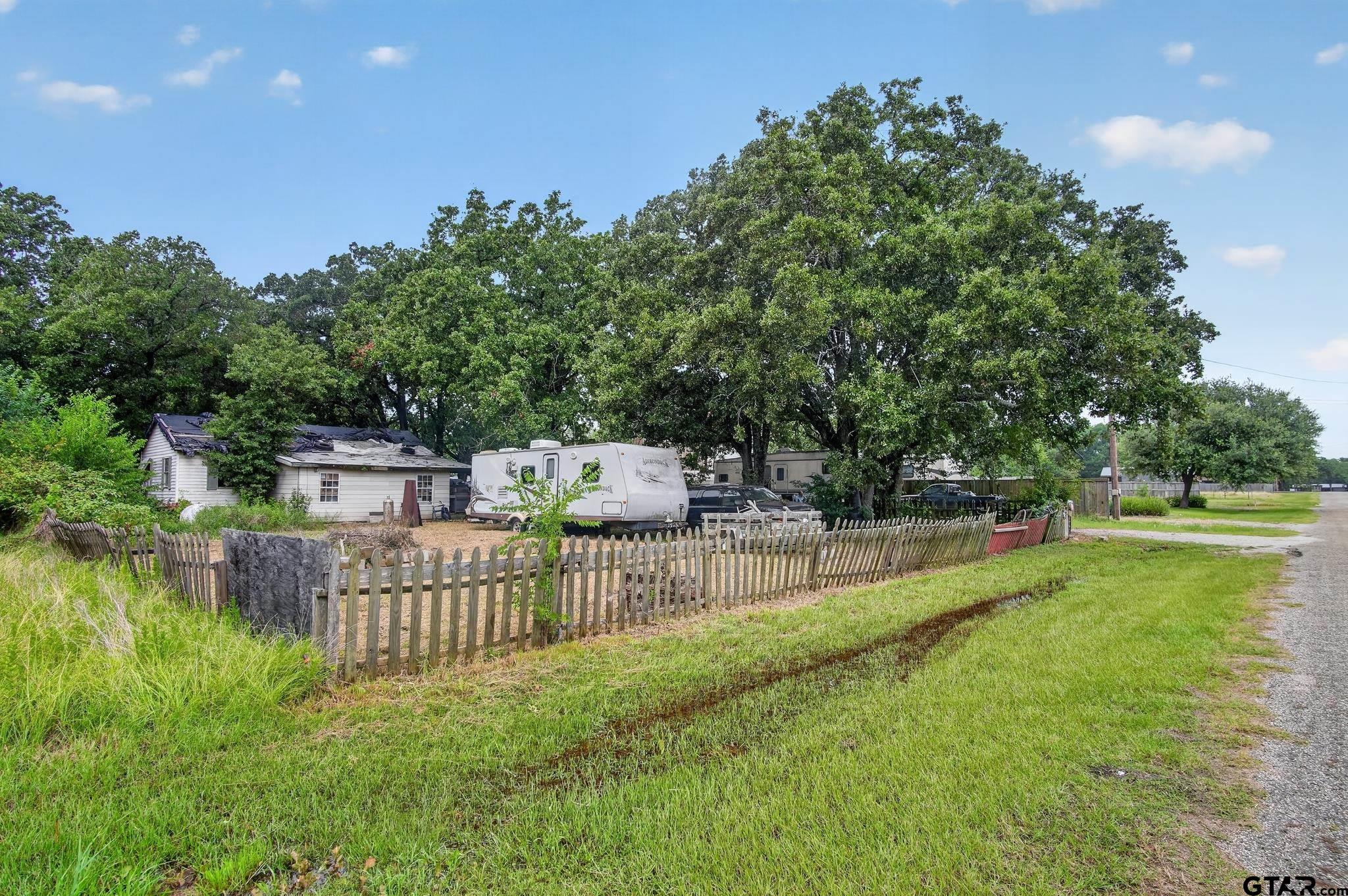 343 Southern Oaks Dr Property Photo 1