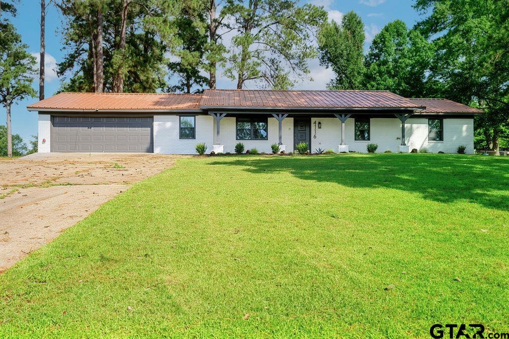 4116 Lakeshore Property Photo 1