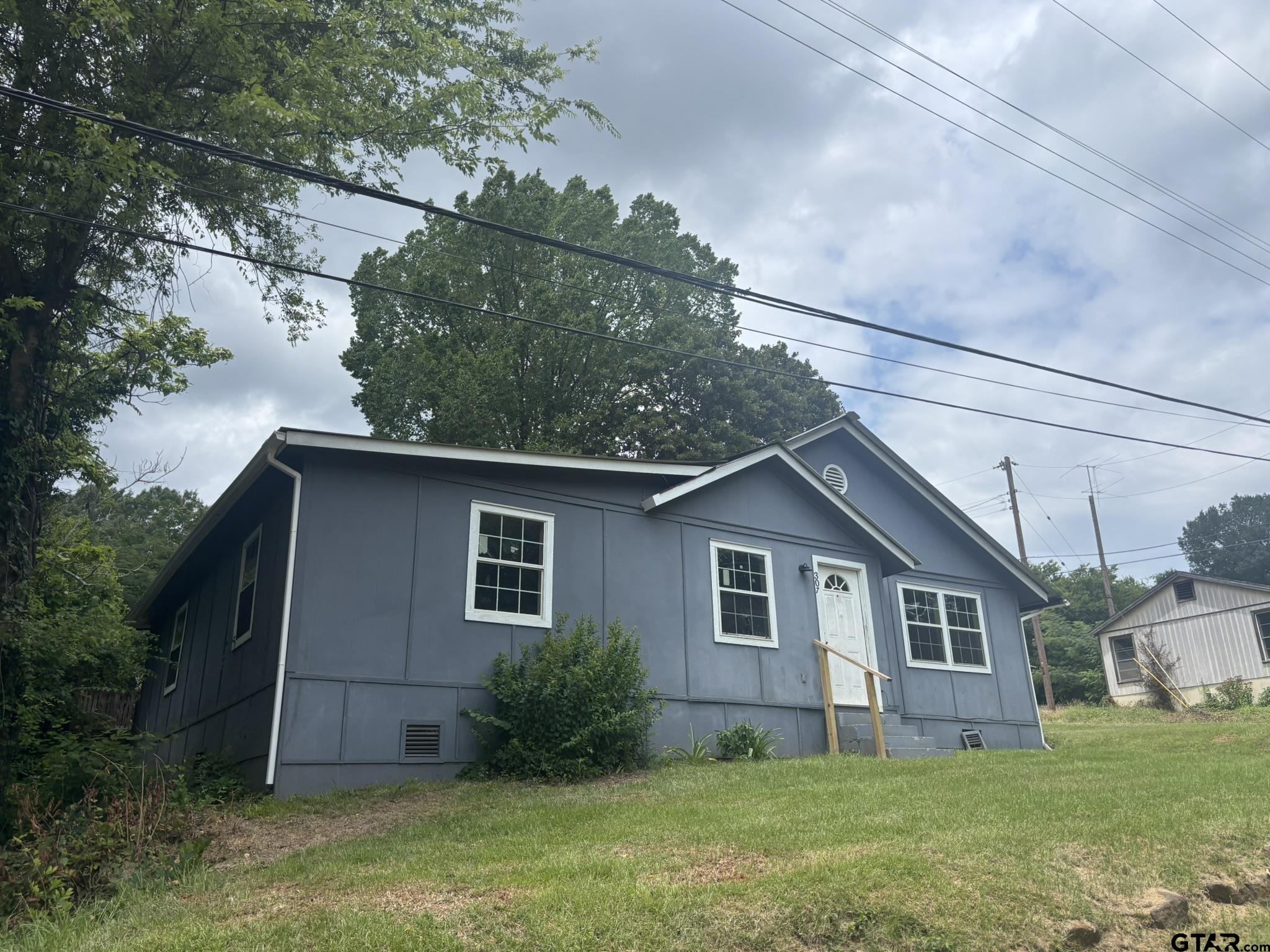 307 Russell Property Photo 1