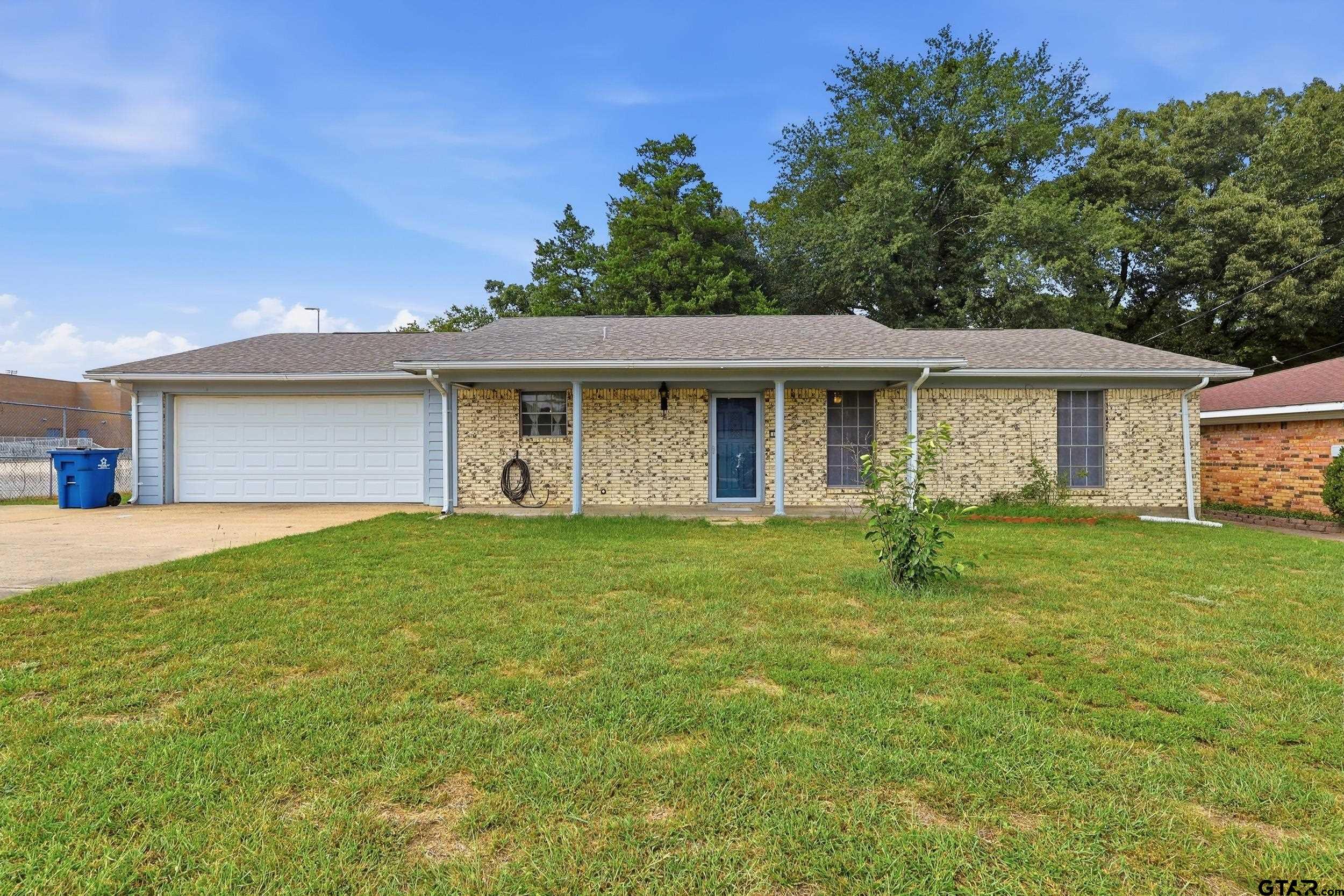 108 Brenda Dr. Property Photo 1