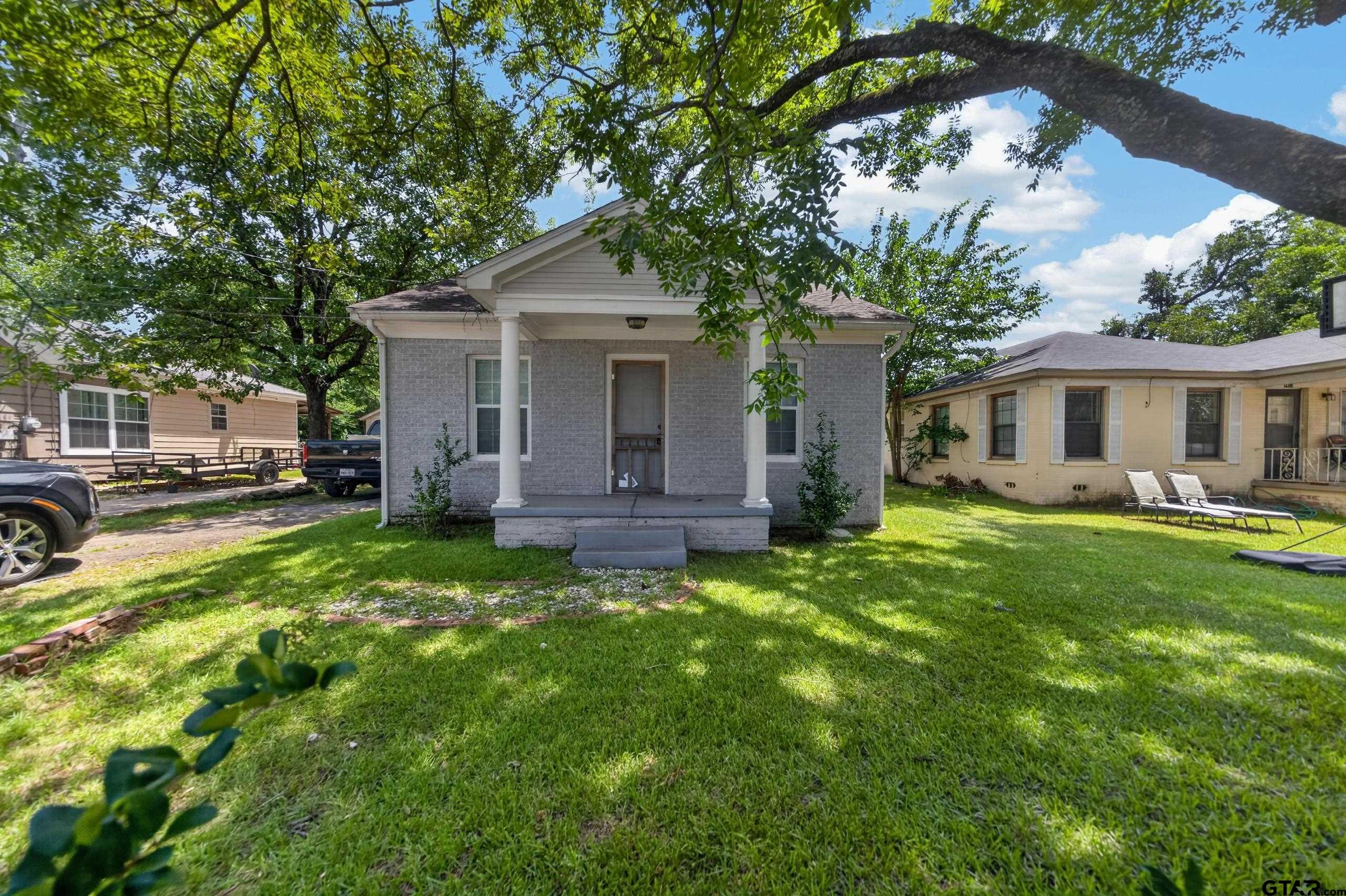 1421 E Front Property Photo 1
