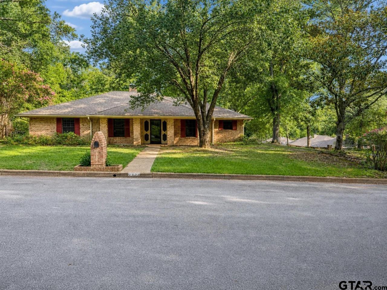 4828 Prestwick Ln Property Photo 1