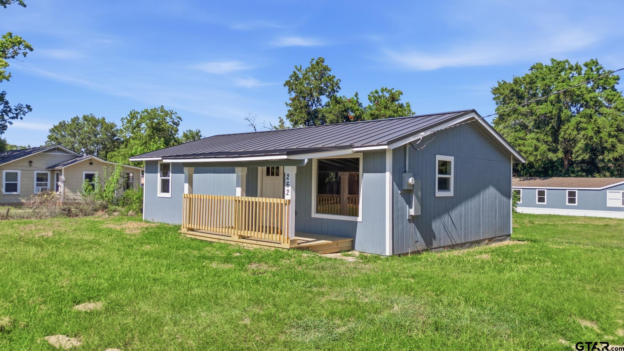 2621 Cotten Rd Property Photo 1