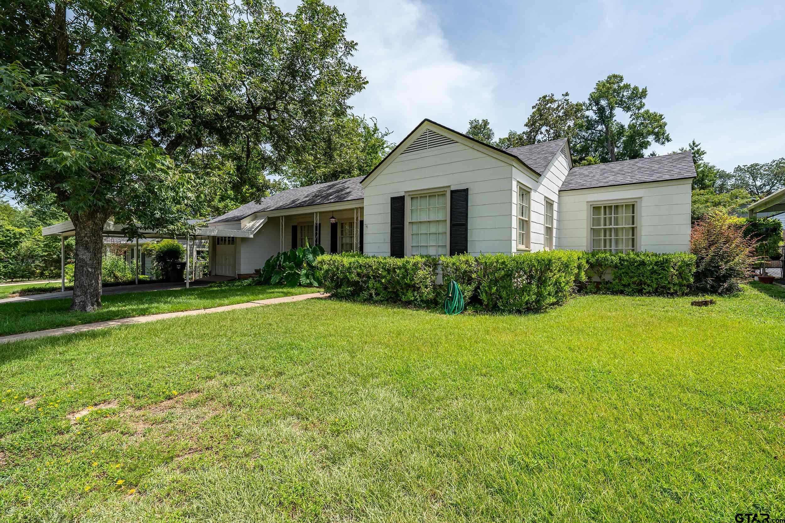 2724 Crestview Avenue Property Photo 1