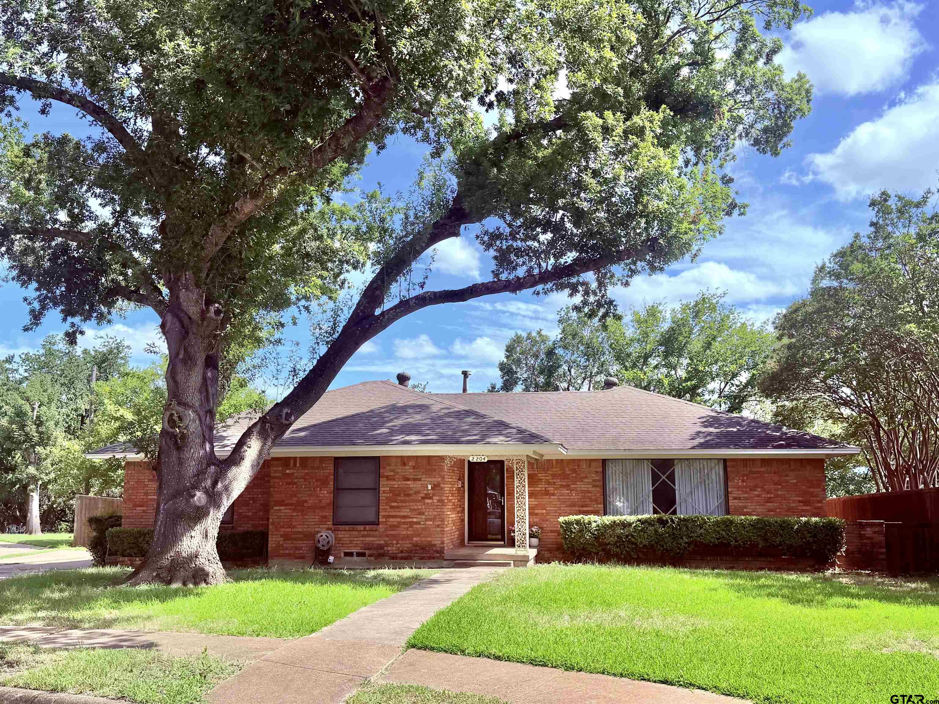 2204 Newgate Dr