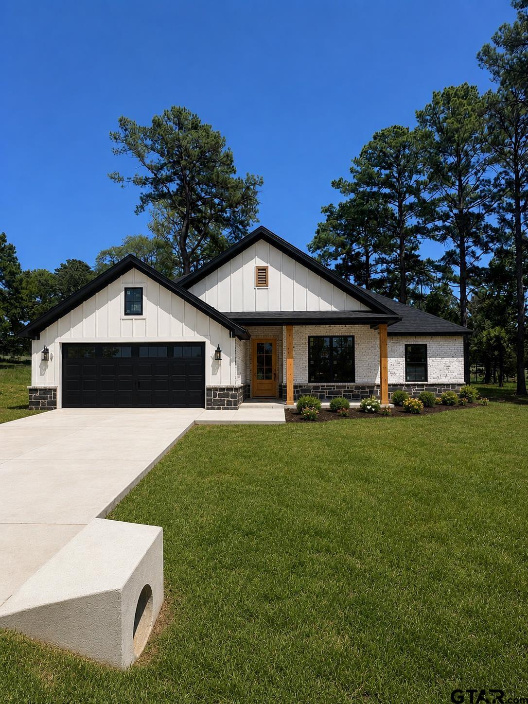 12137 Pinecrest Dr Property Photo 1