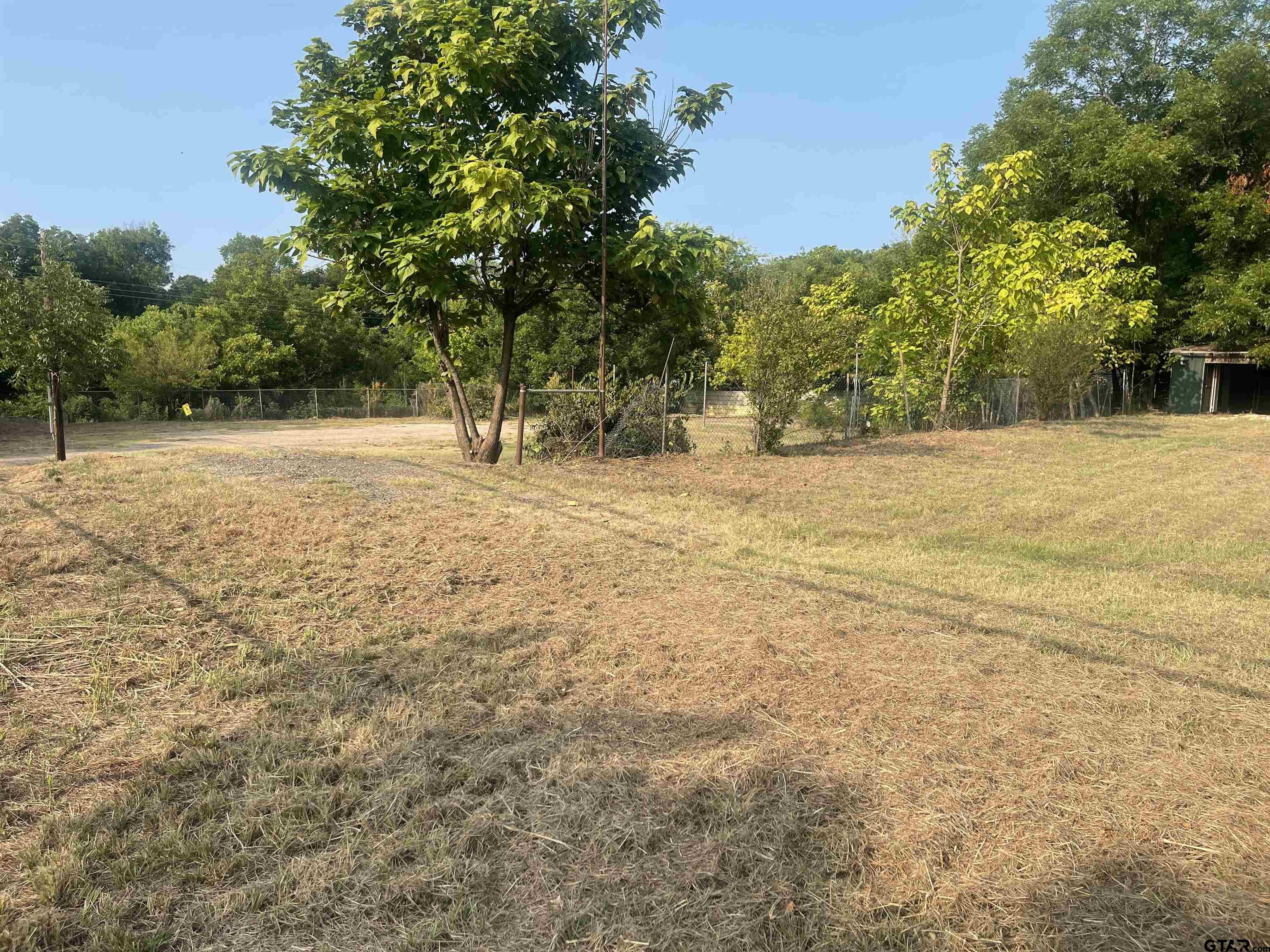 512 S Johnson Property Photo 4