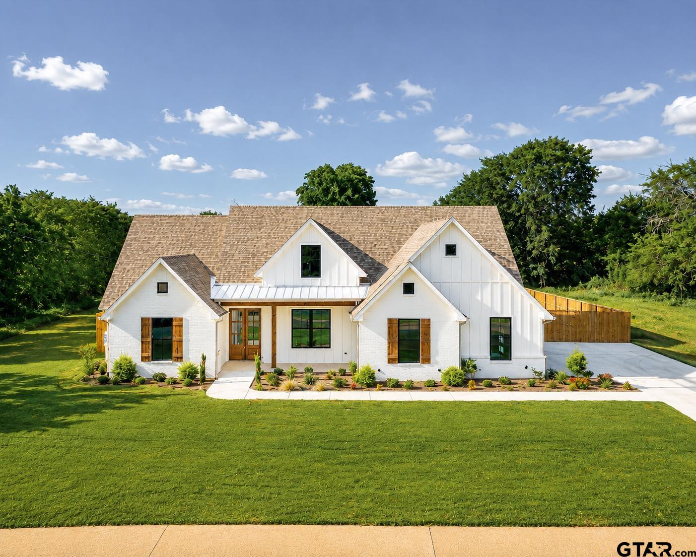 12241 Madison Xing Property Photo 1