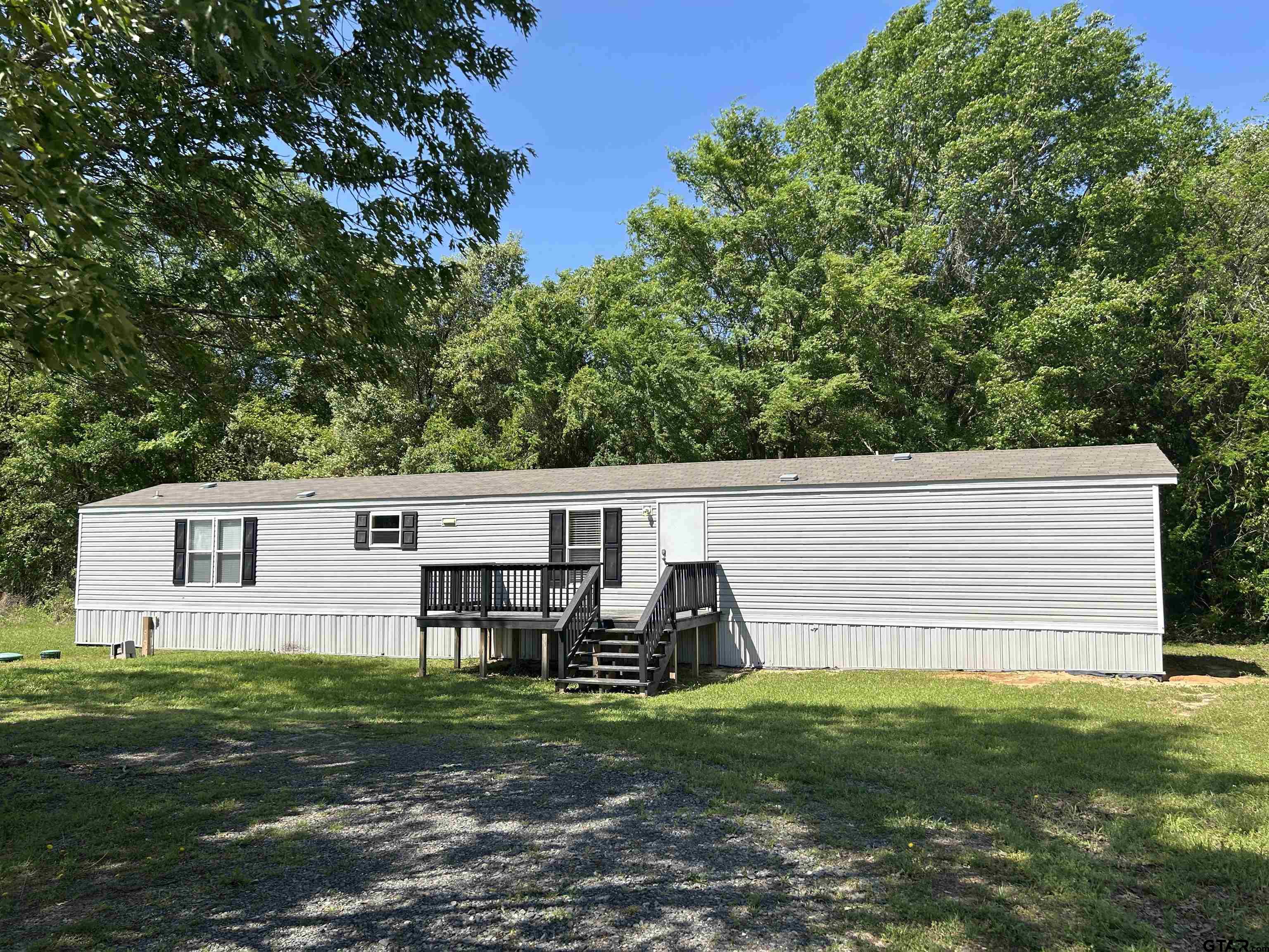1143 Caroline Property Photo 1