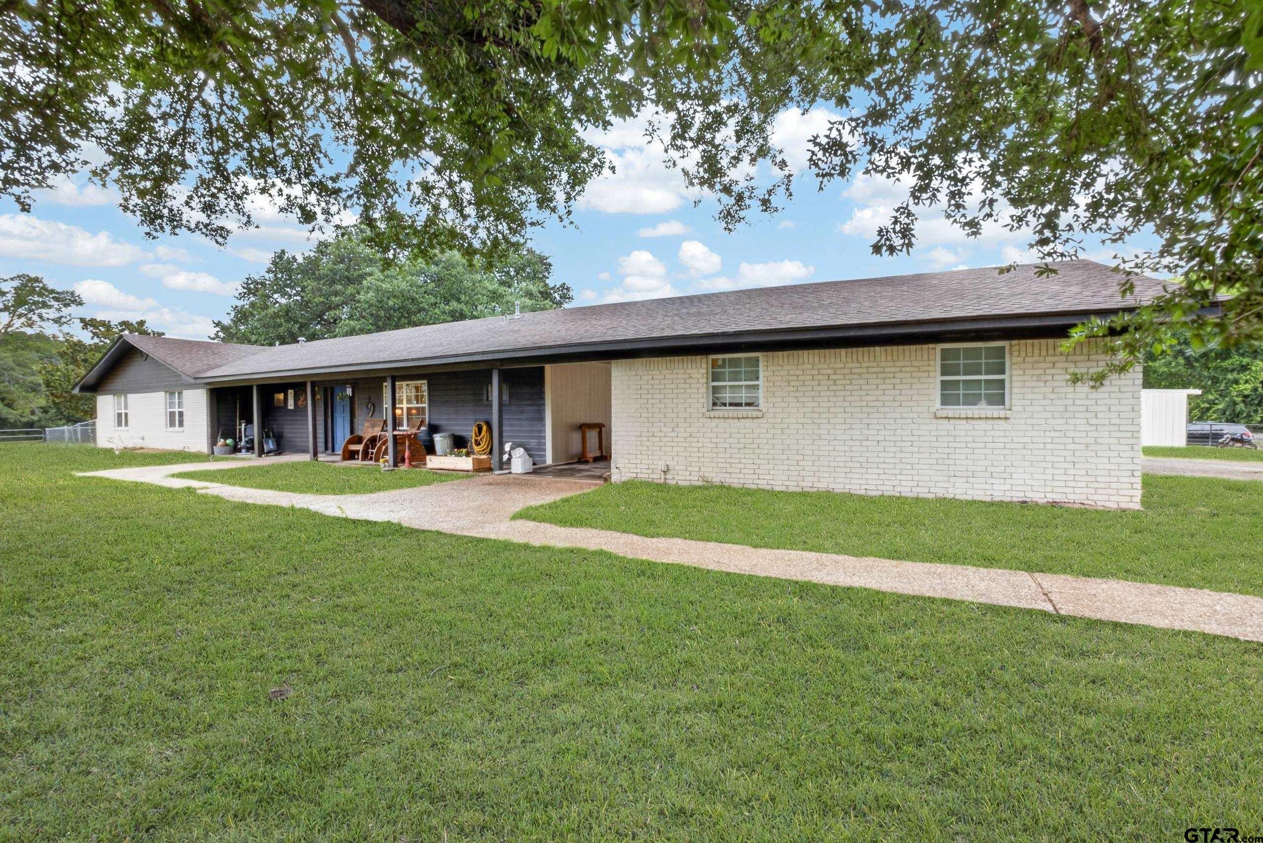 3690 Fm 49 Property Photo 1