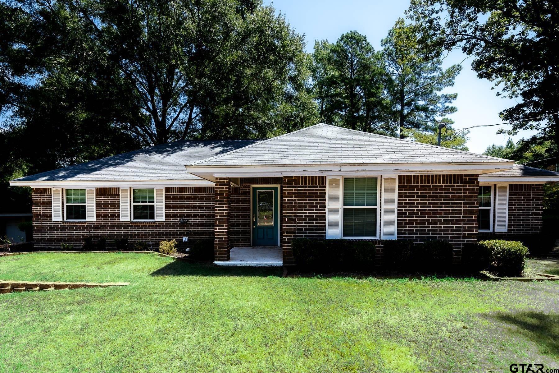 10095 Pine Tree Property Photo 1