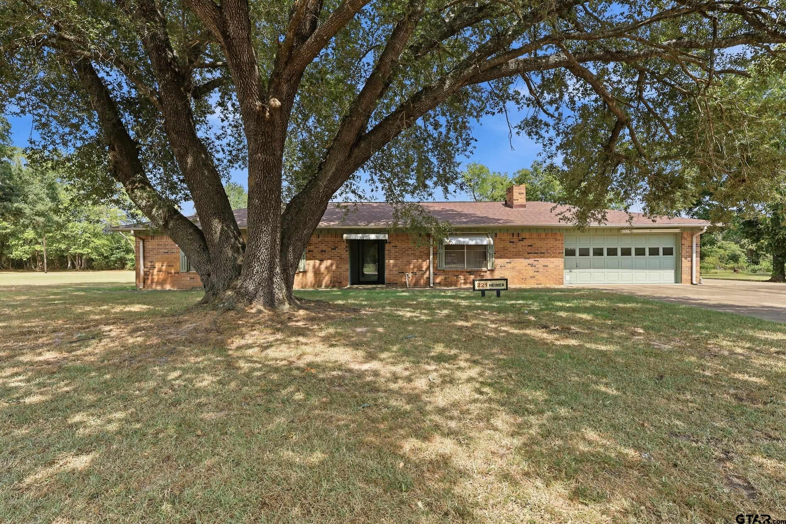 221 Cr 3220 Property Photo 1