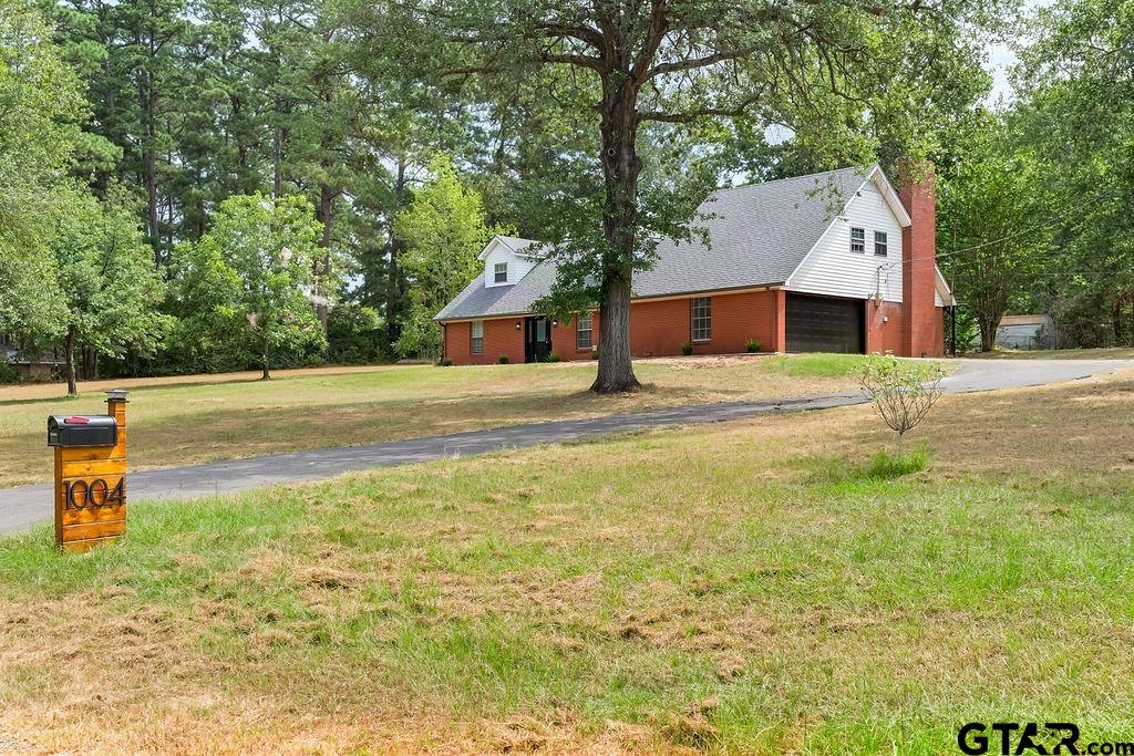 1004 Sunset Property Photo 1