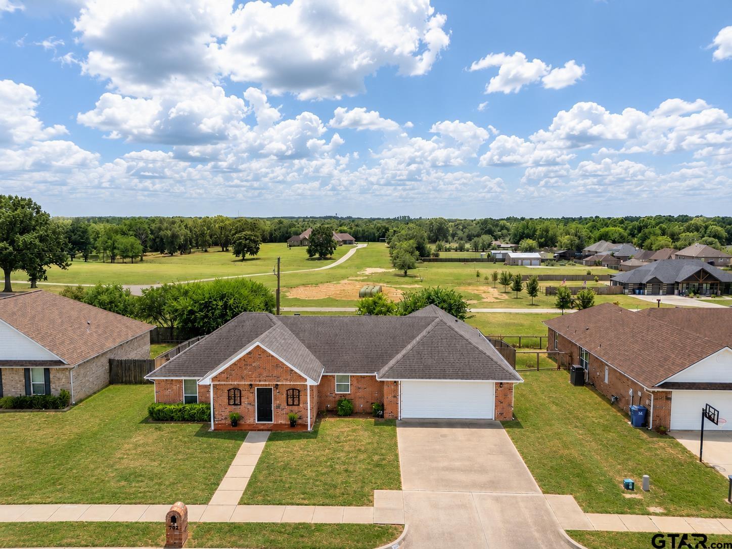 707 Jaxon Dr. Property Photo 1
