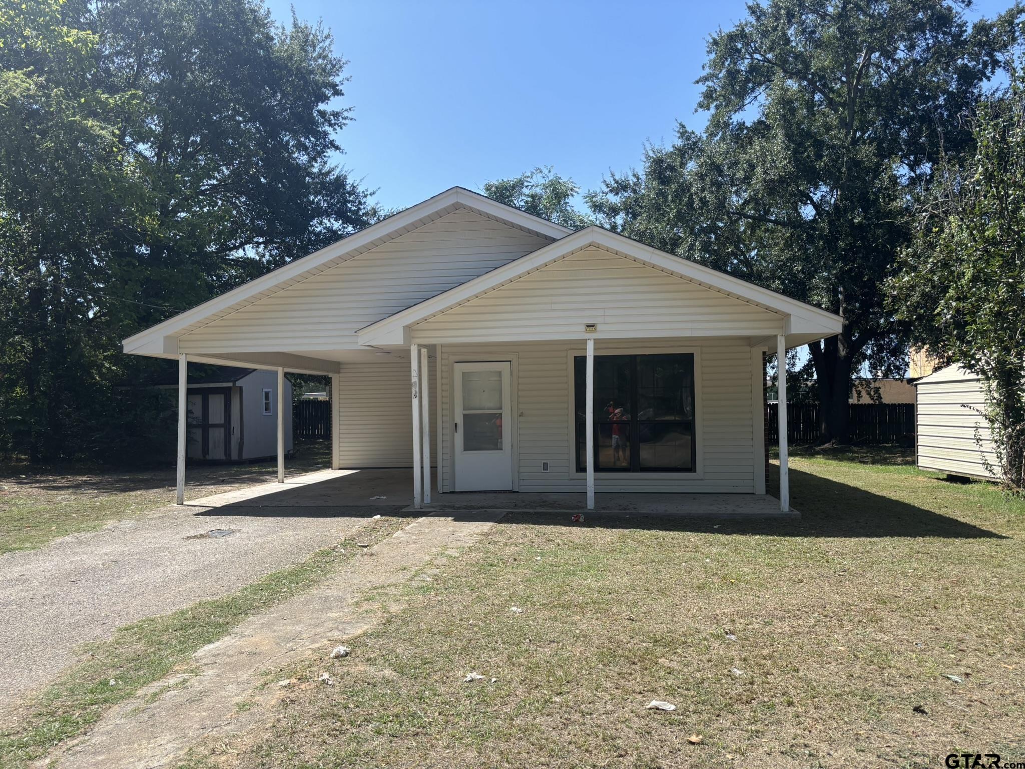 312 E Eddy