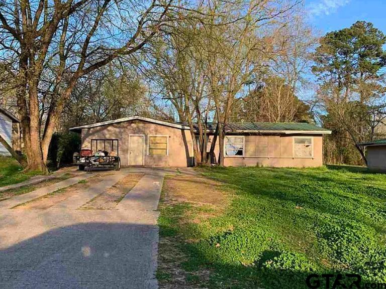 218 Alamo Drive Property Photo 1