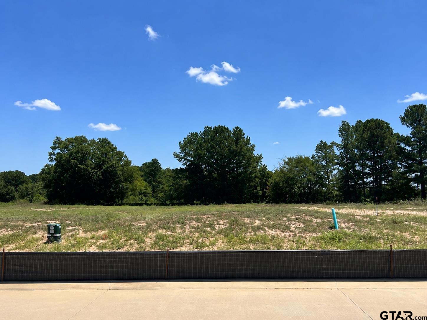 588 Pin Oak Property Photo 1