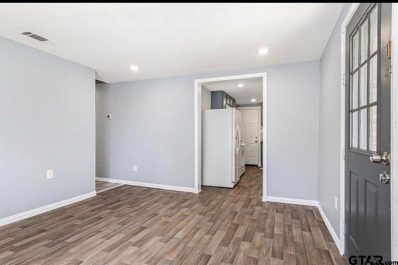 2209 Luther St Property Photo 5