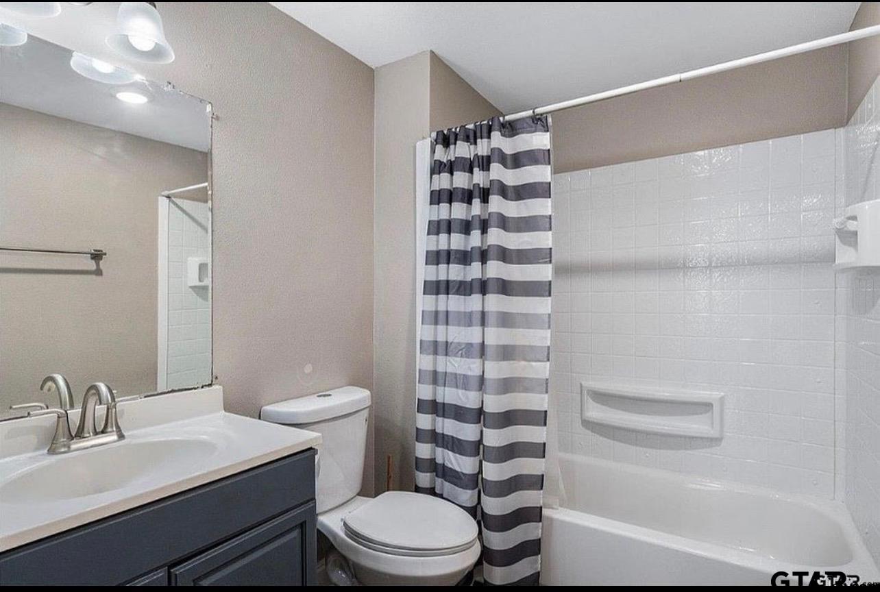 2209 Luther St Property Photo 10
