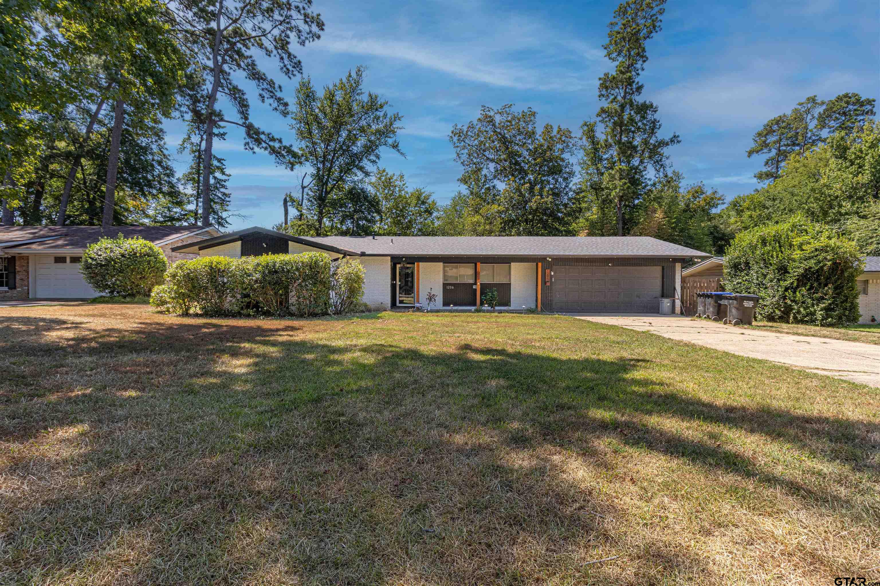 1206 Jonquil Dr.