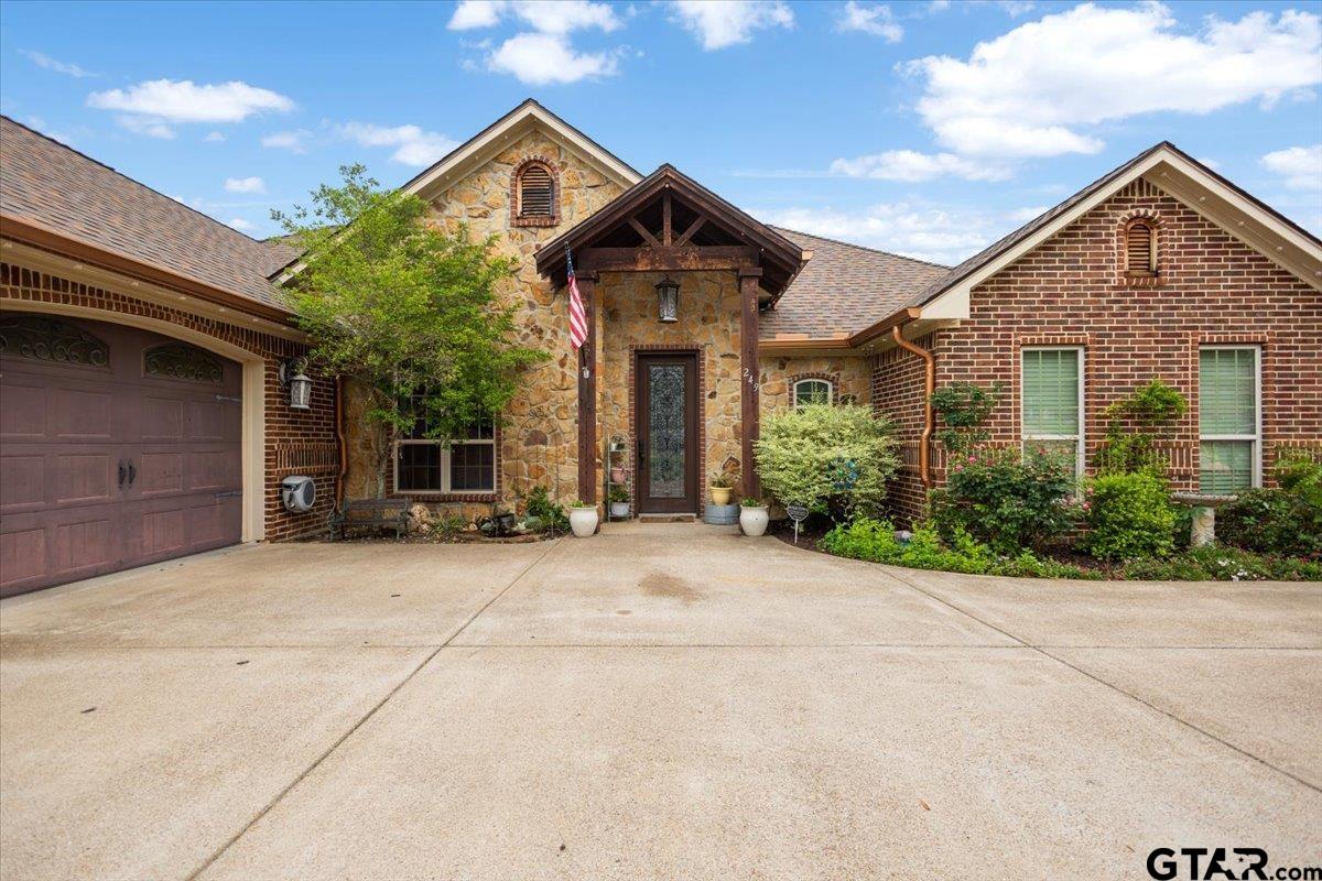 249 Heritage Ct
