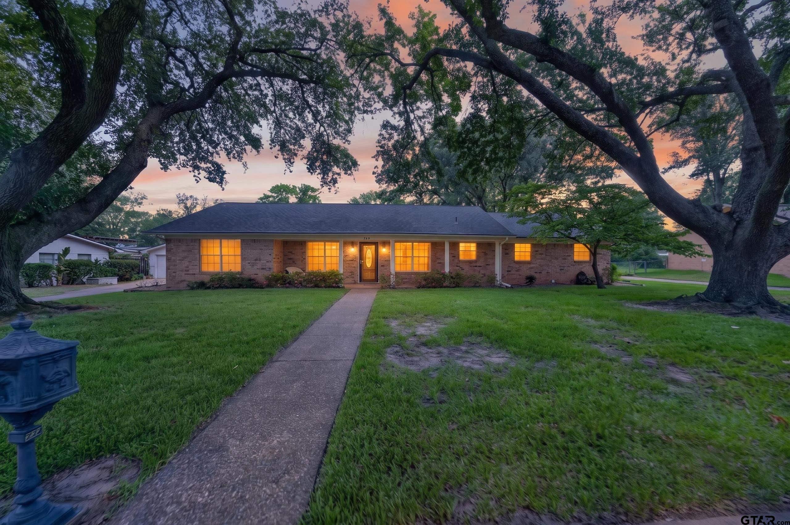 724 David Dr. Property Photo 1