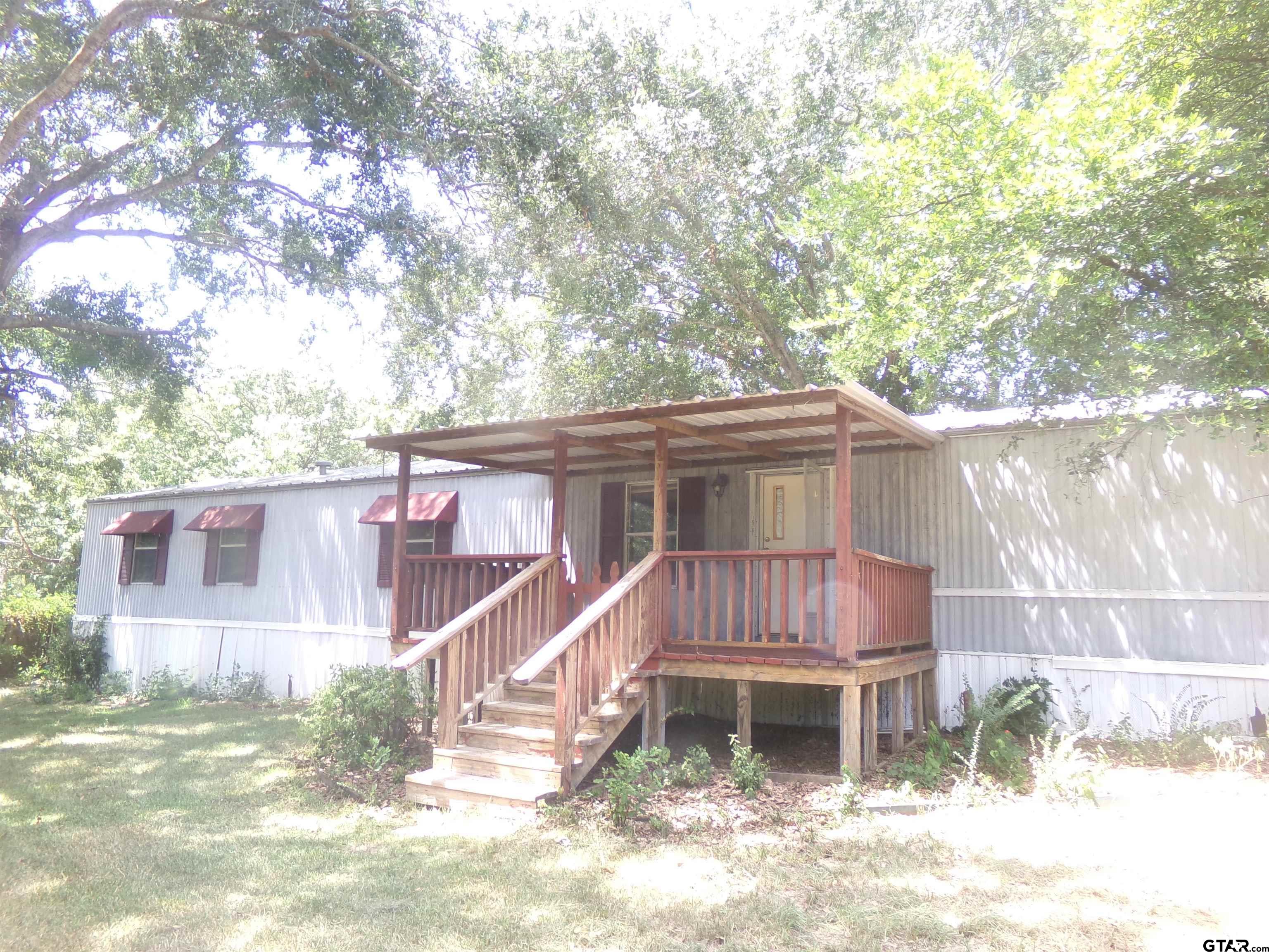 16761 Lakeview Cr Property Photo 1