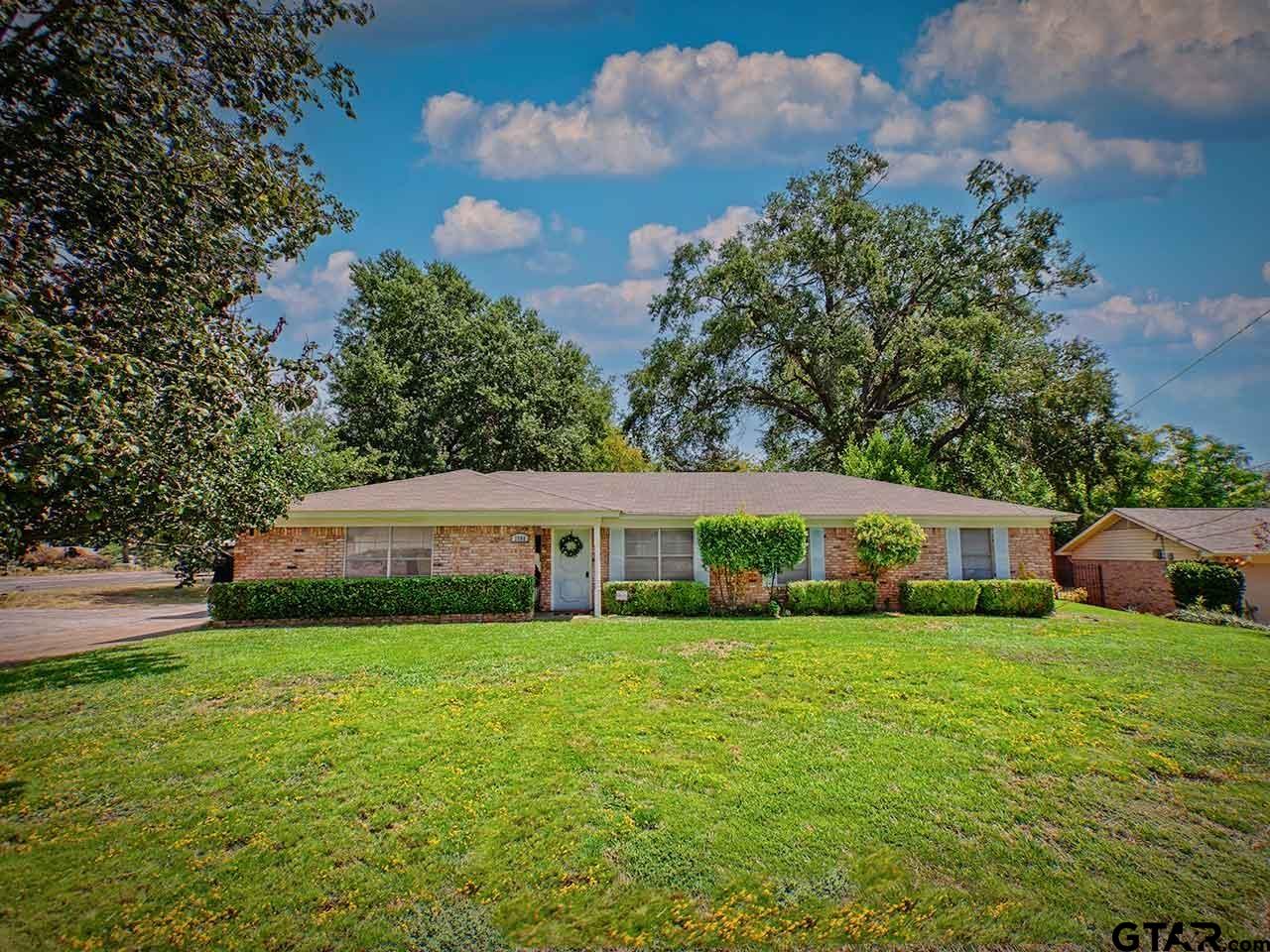 3900 Birdwell Drive Property Photo 1