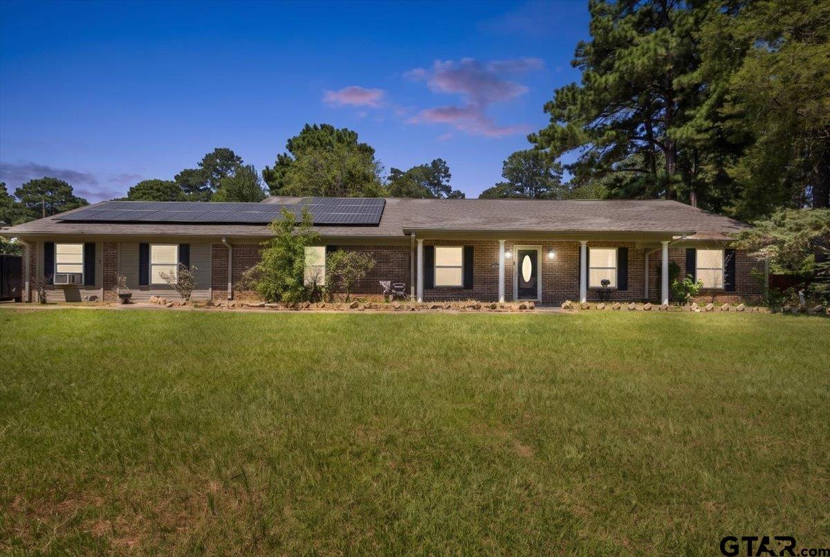 201 Piney Loop Property Photo 1