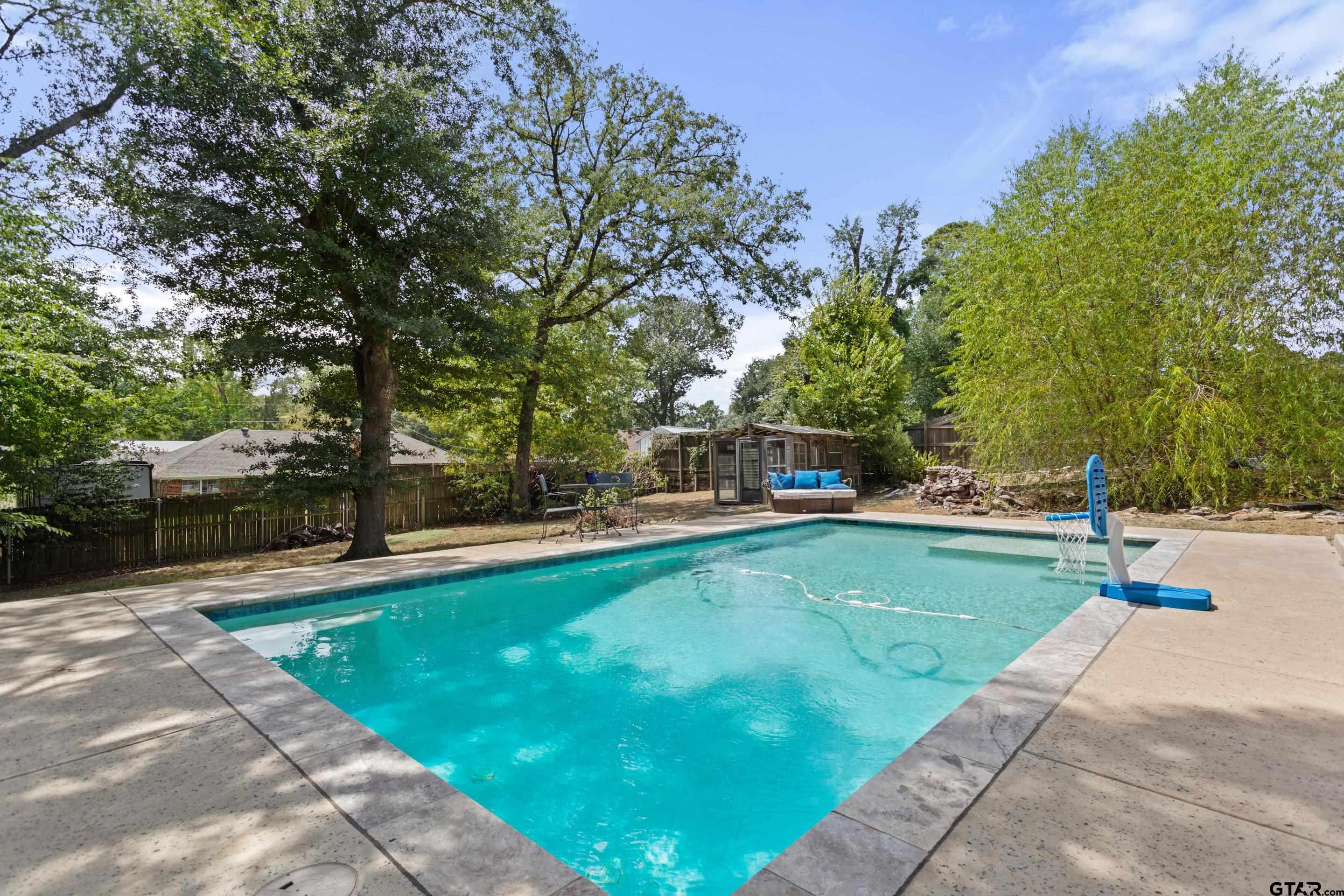 10887 Knollwood Property Photo 1