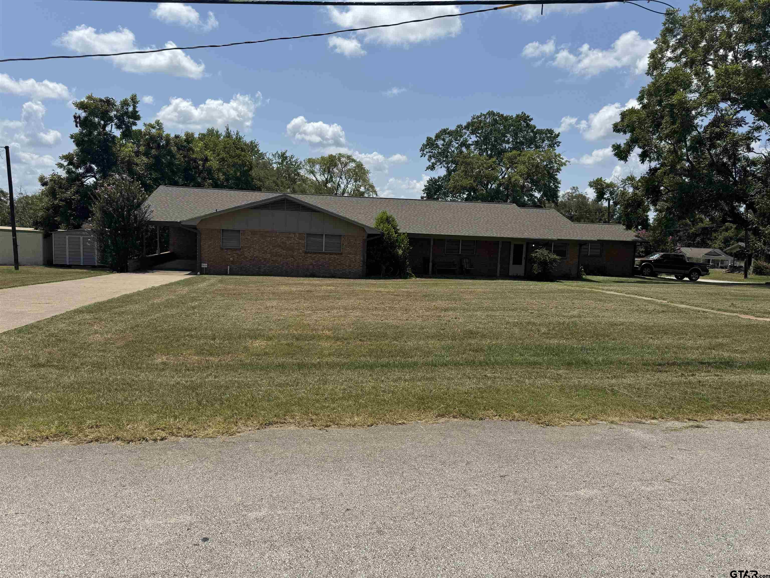 239 W Ayers Street Property Photo 1