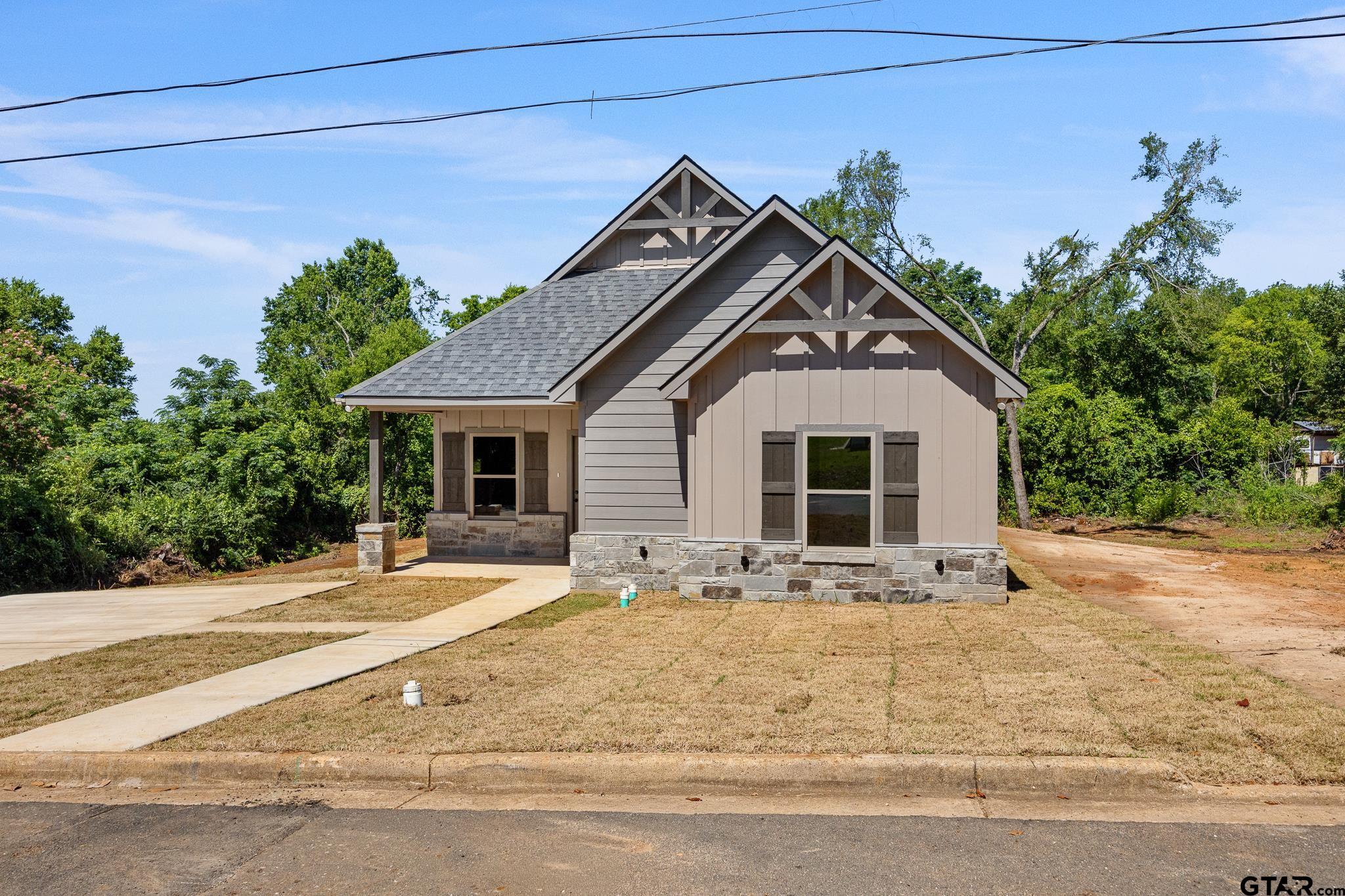 903 Bethune Property Photo 1