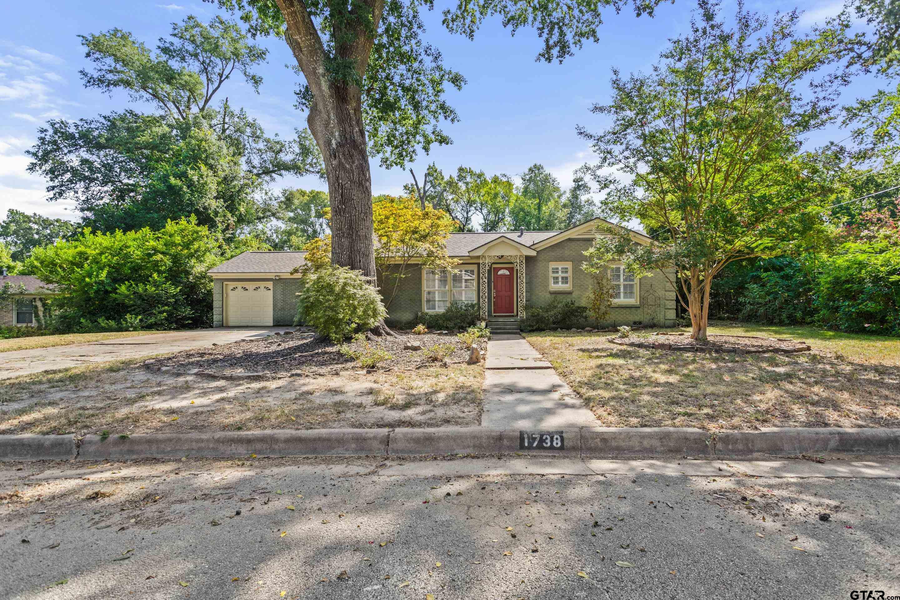 1738 Sampson Drive