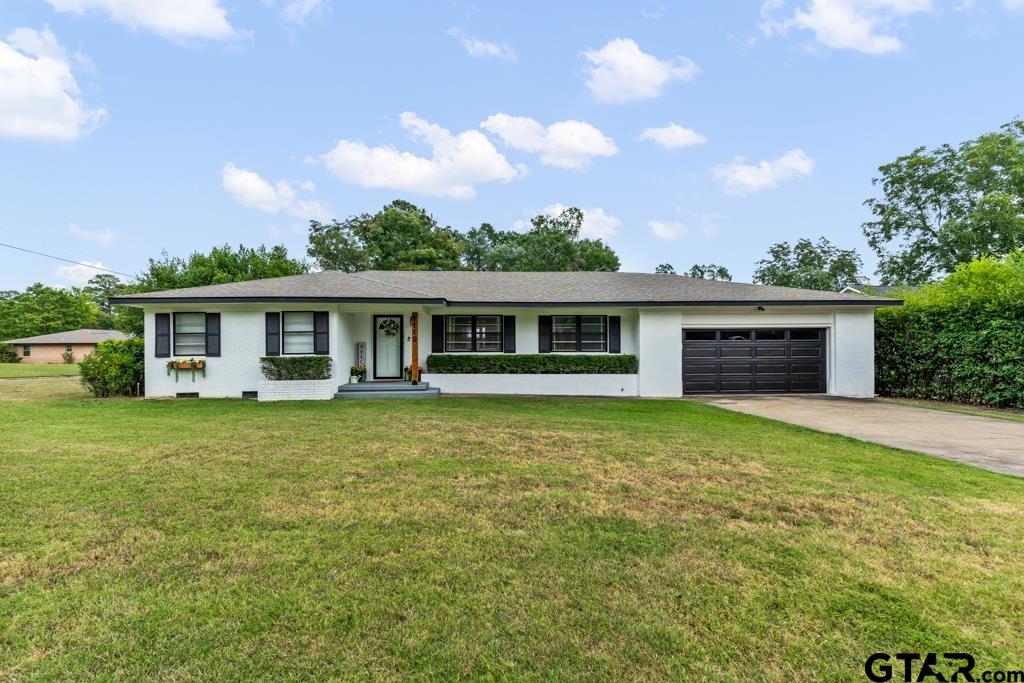 1119 Bledsoe Street Property Photo 1