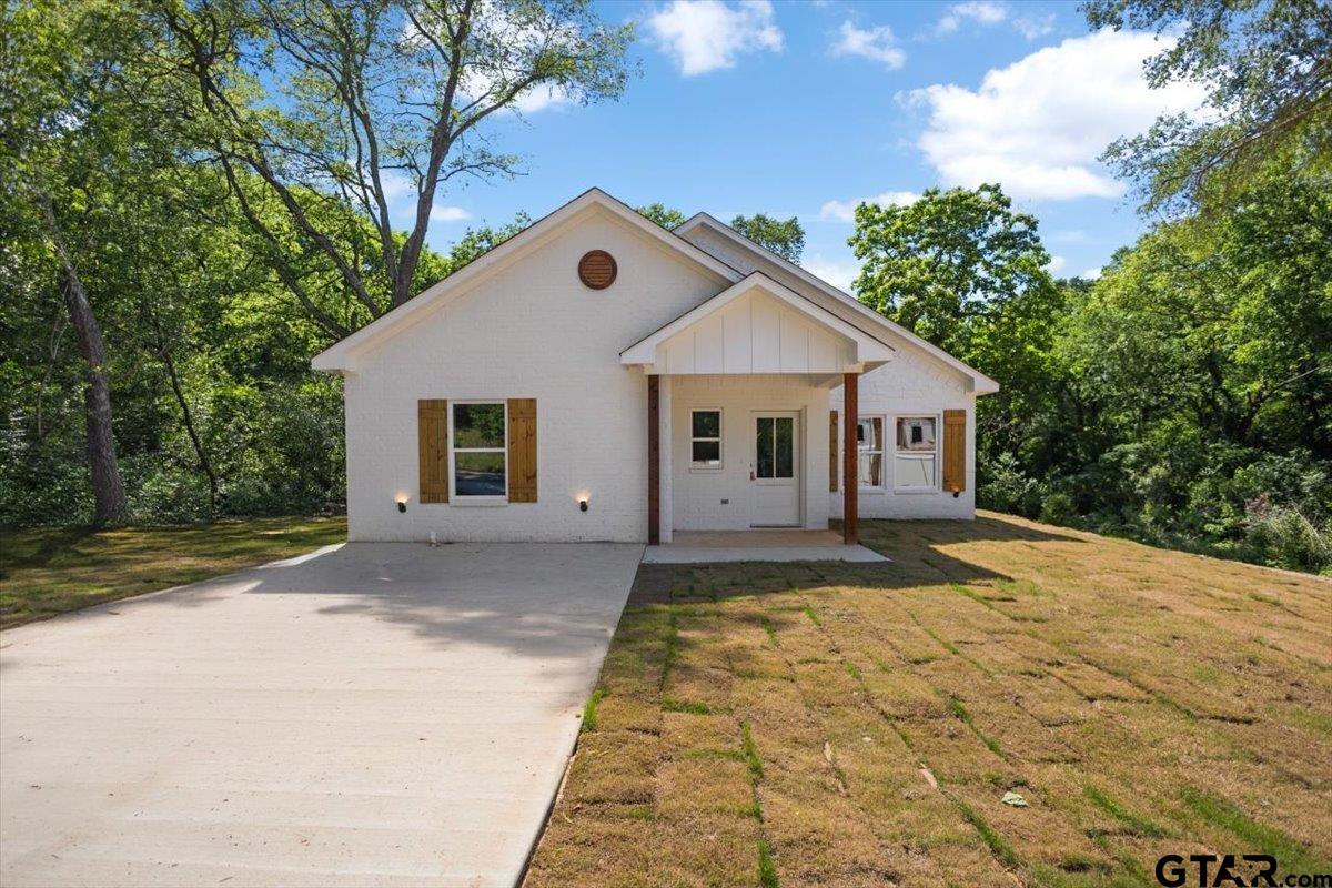 817 Boyd Ave. Property Photo 1