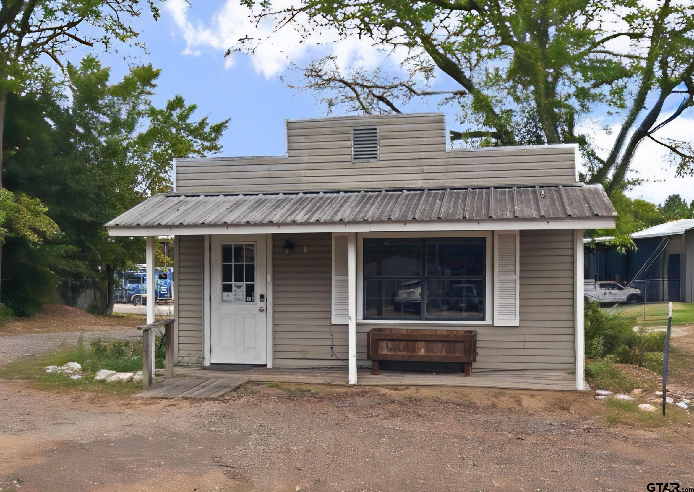 415 W Bermuda Property Photo 1