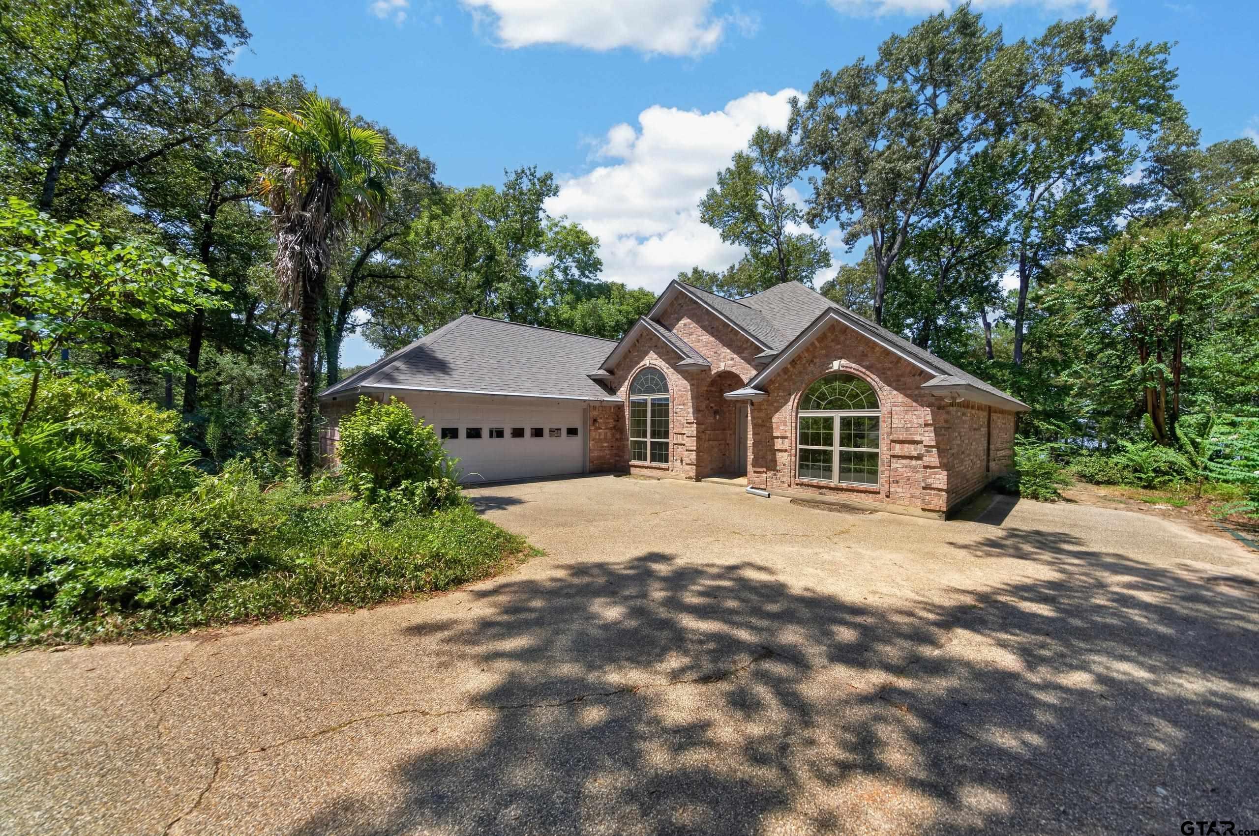 15744 Timberhill Dr Property Photo 1