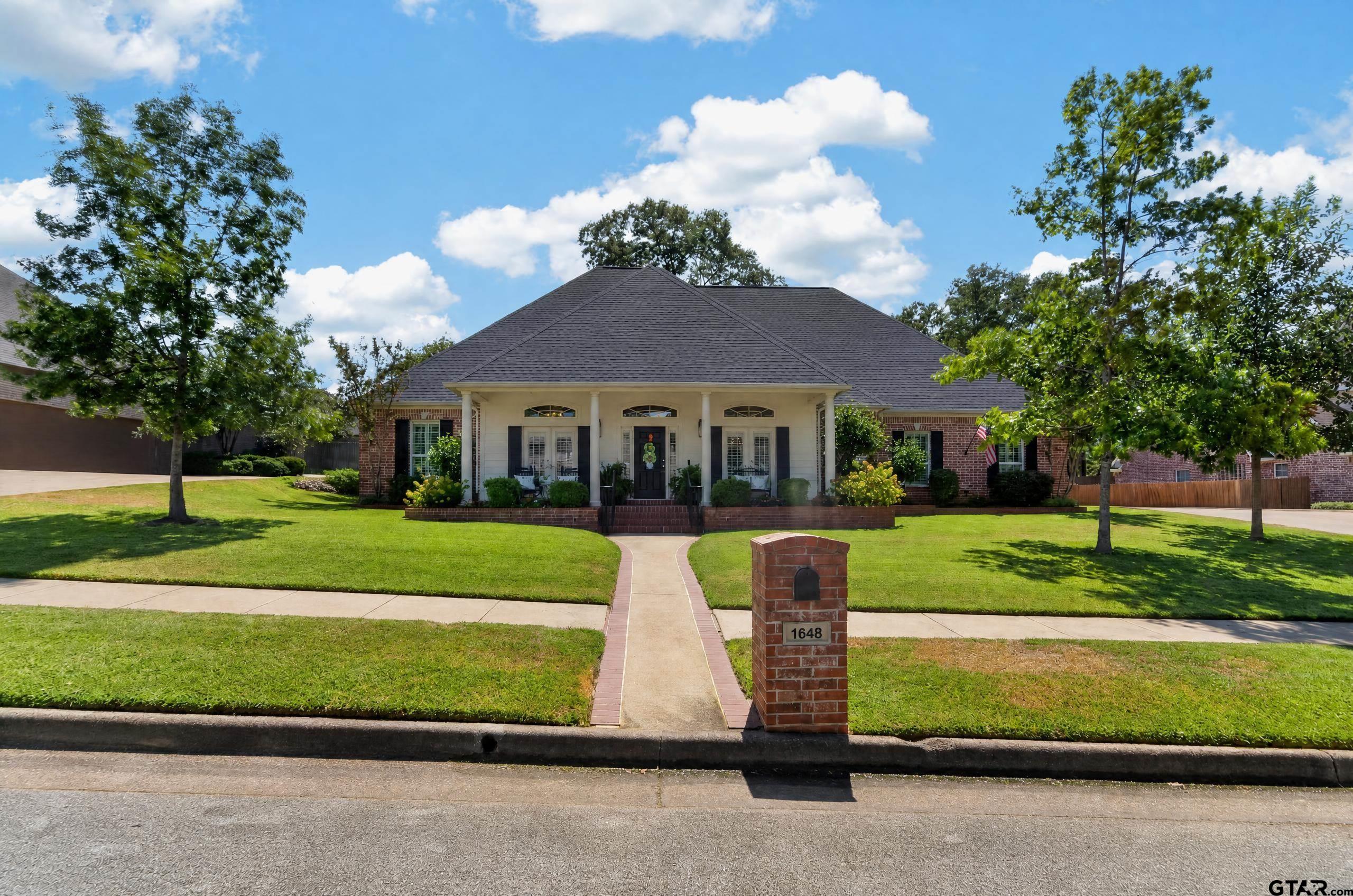 1648 Holly Star Property Photo 1