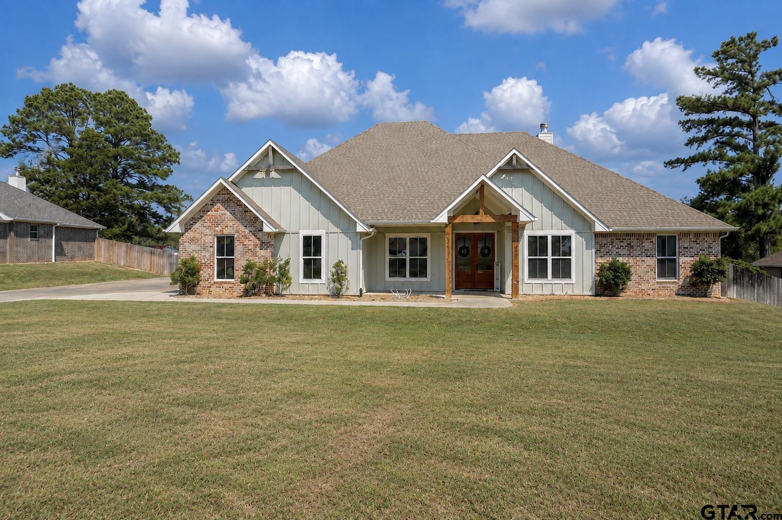 18347 Timber Oaks Drive Property Photo 1