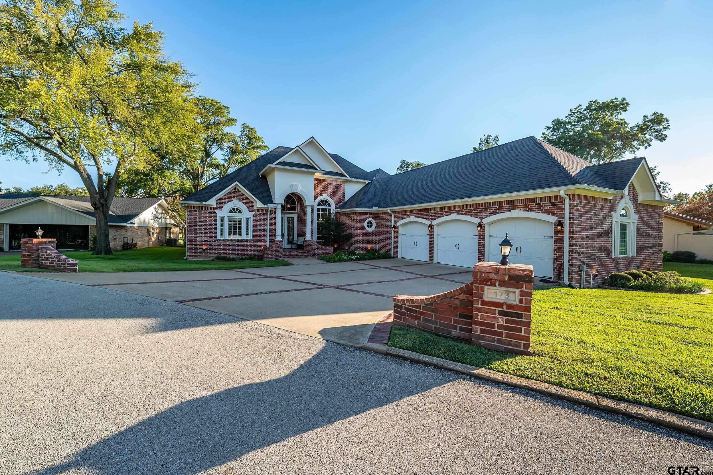 173 Fairway Dr Property Photo 1