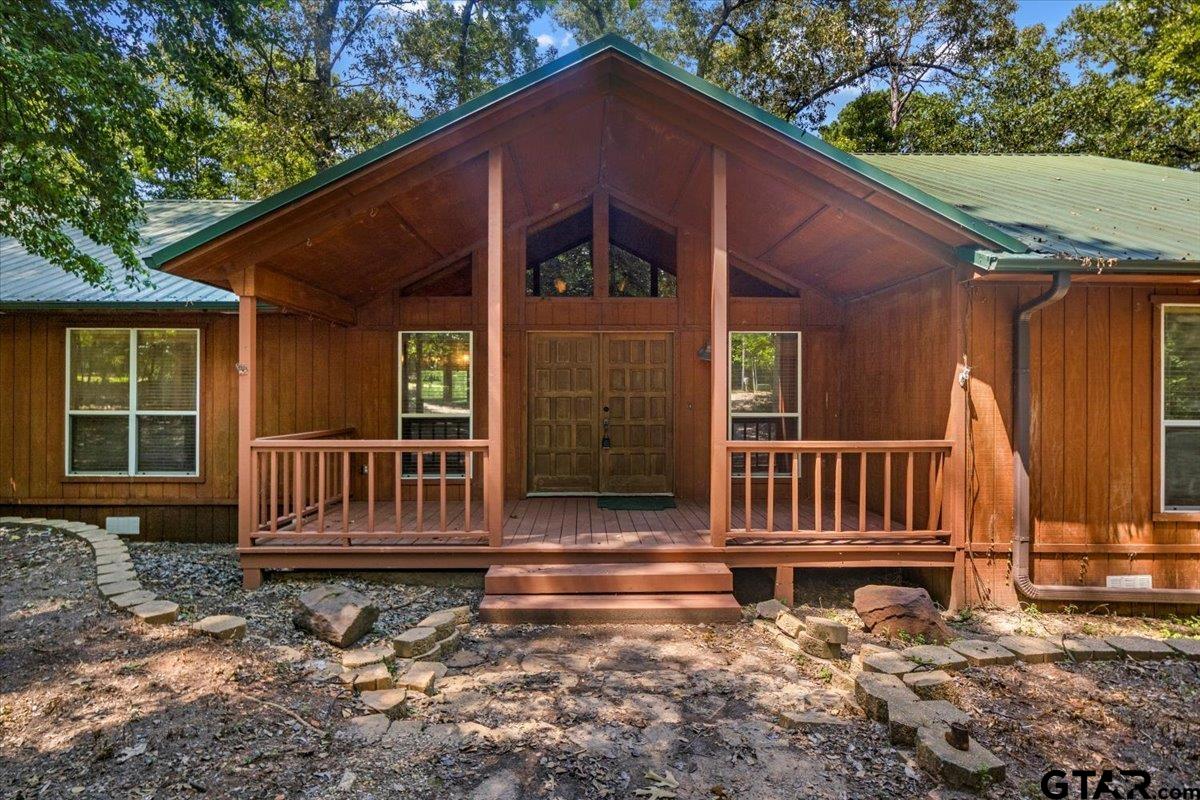 2040 Valleywood Property Photo 1