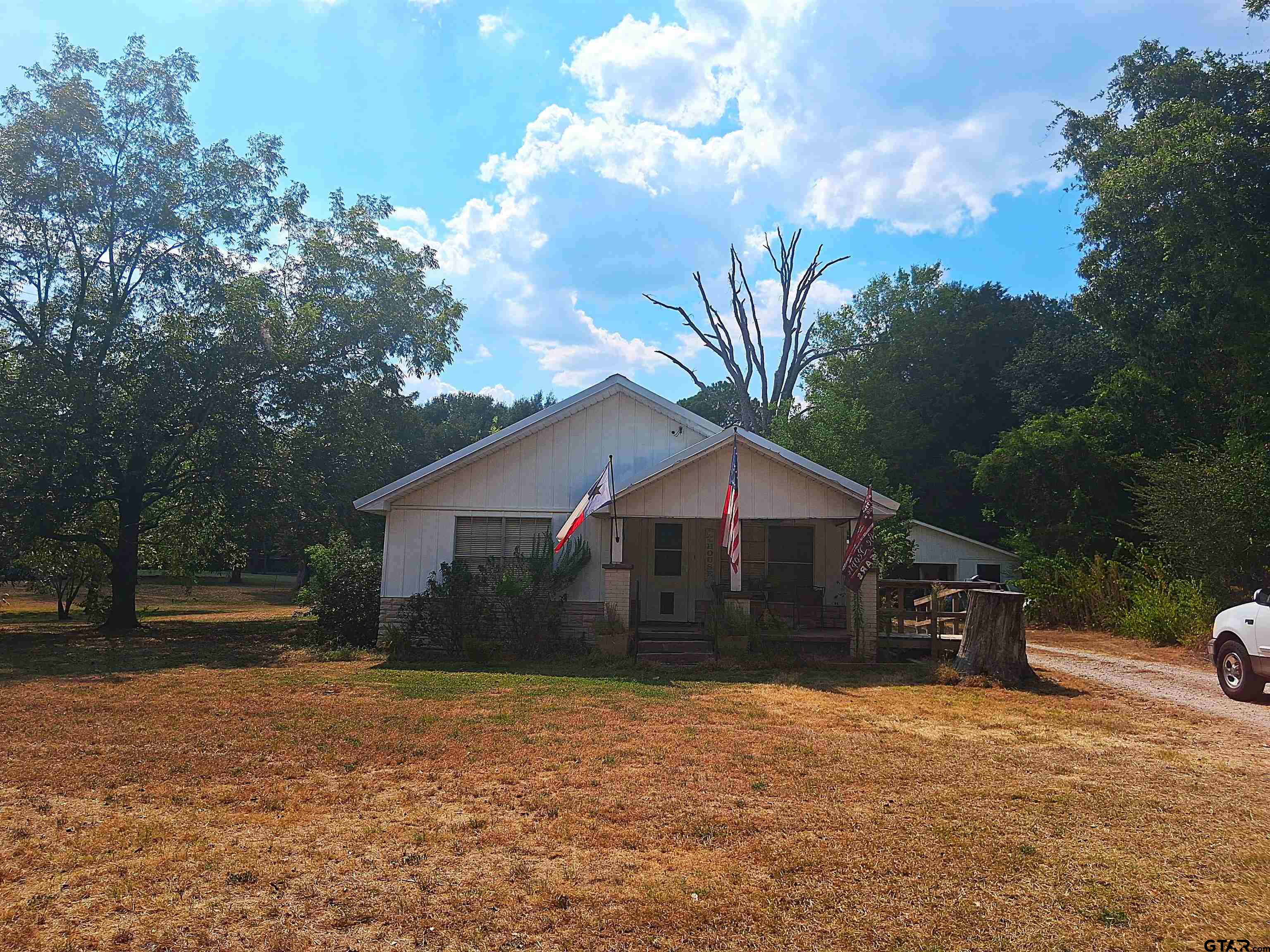 3984 S State Hwy 37 Property Photo 1
