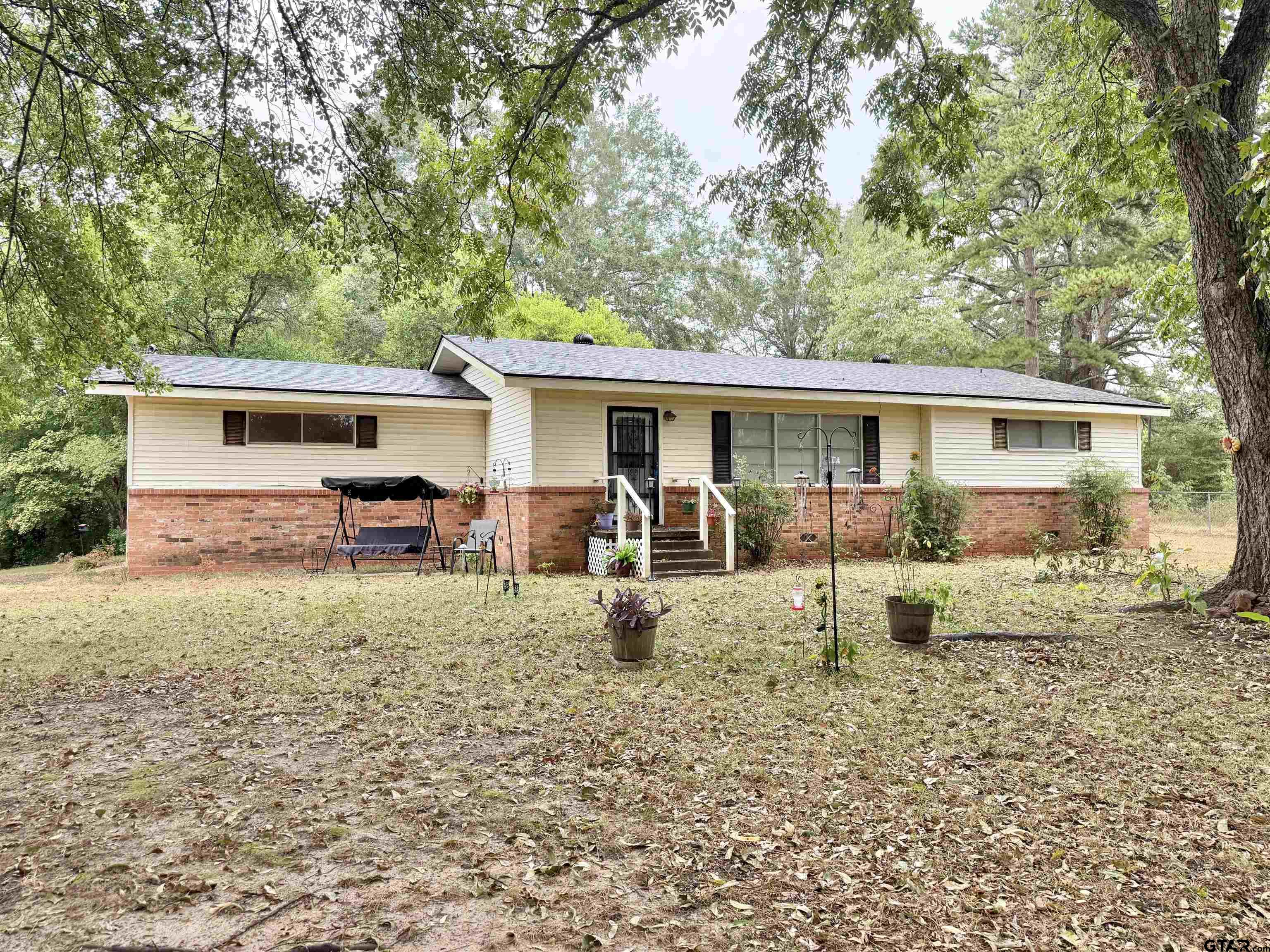 118 Echo Ln Property Photo 1