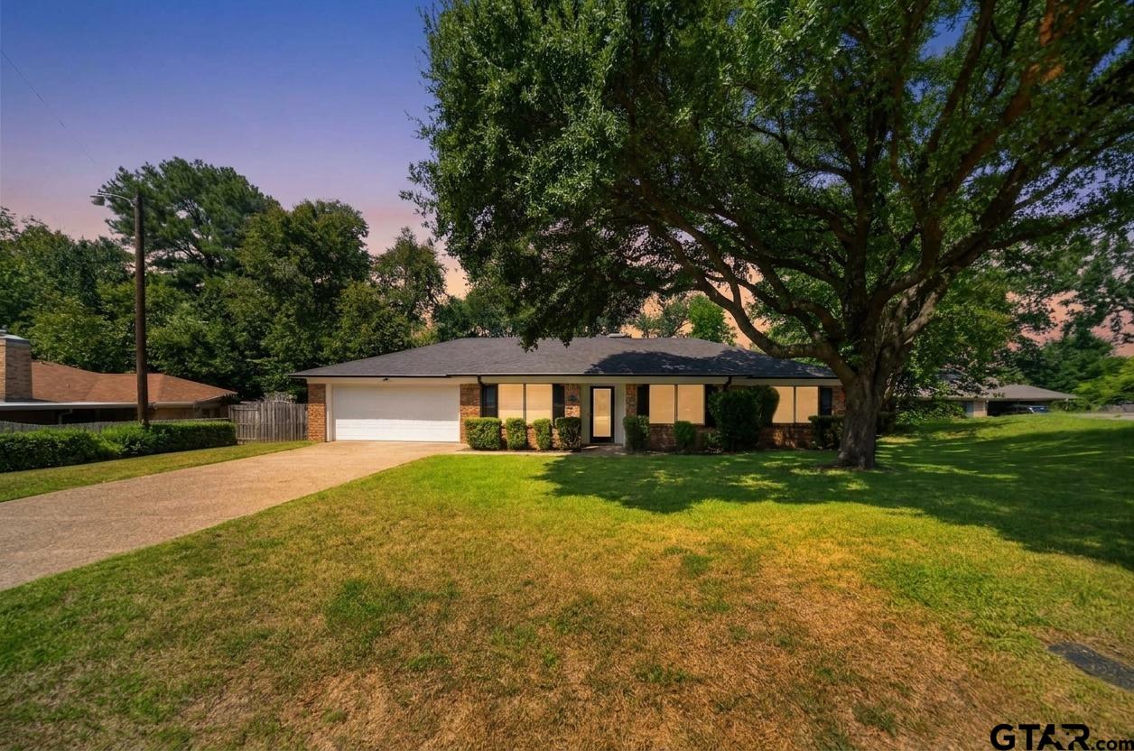 2506 Merry Lane Property Photo 1