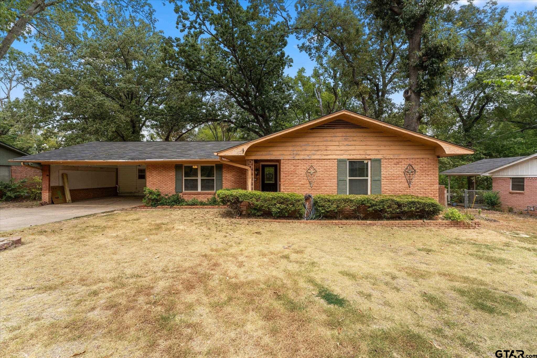 405 Redbud Property Photo 1