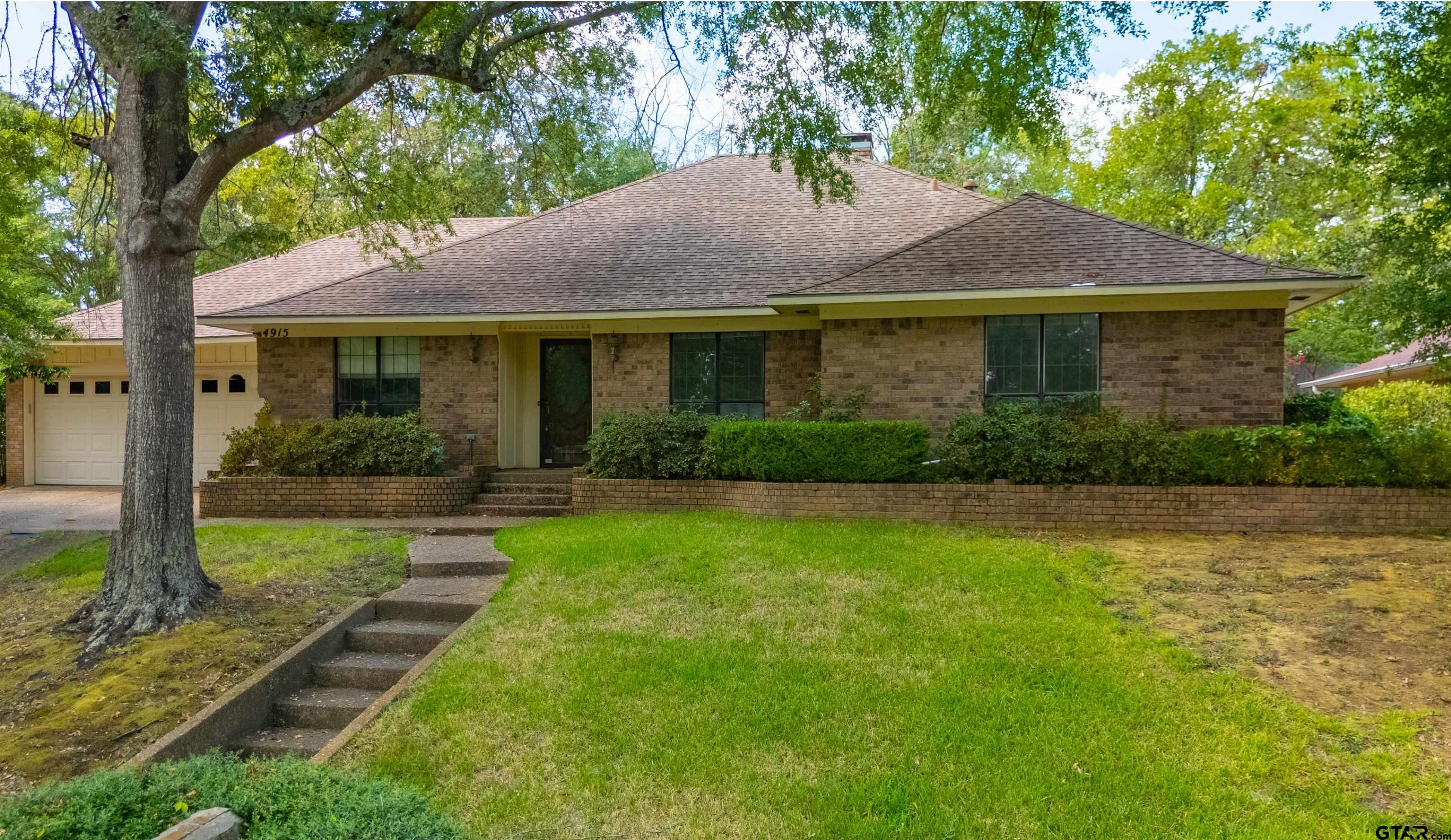 4915 Pine Knoll Property Photo 1