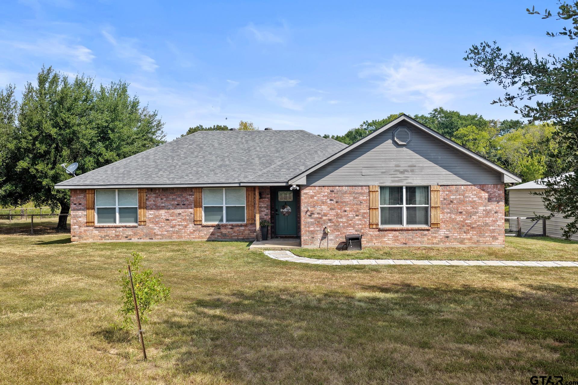 380 N Frontage Rd Property Photo 1