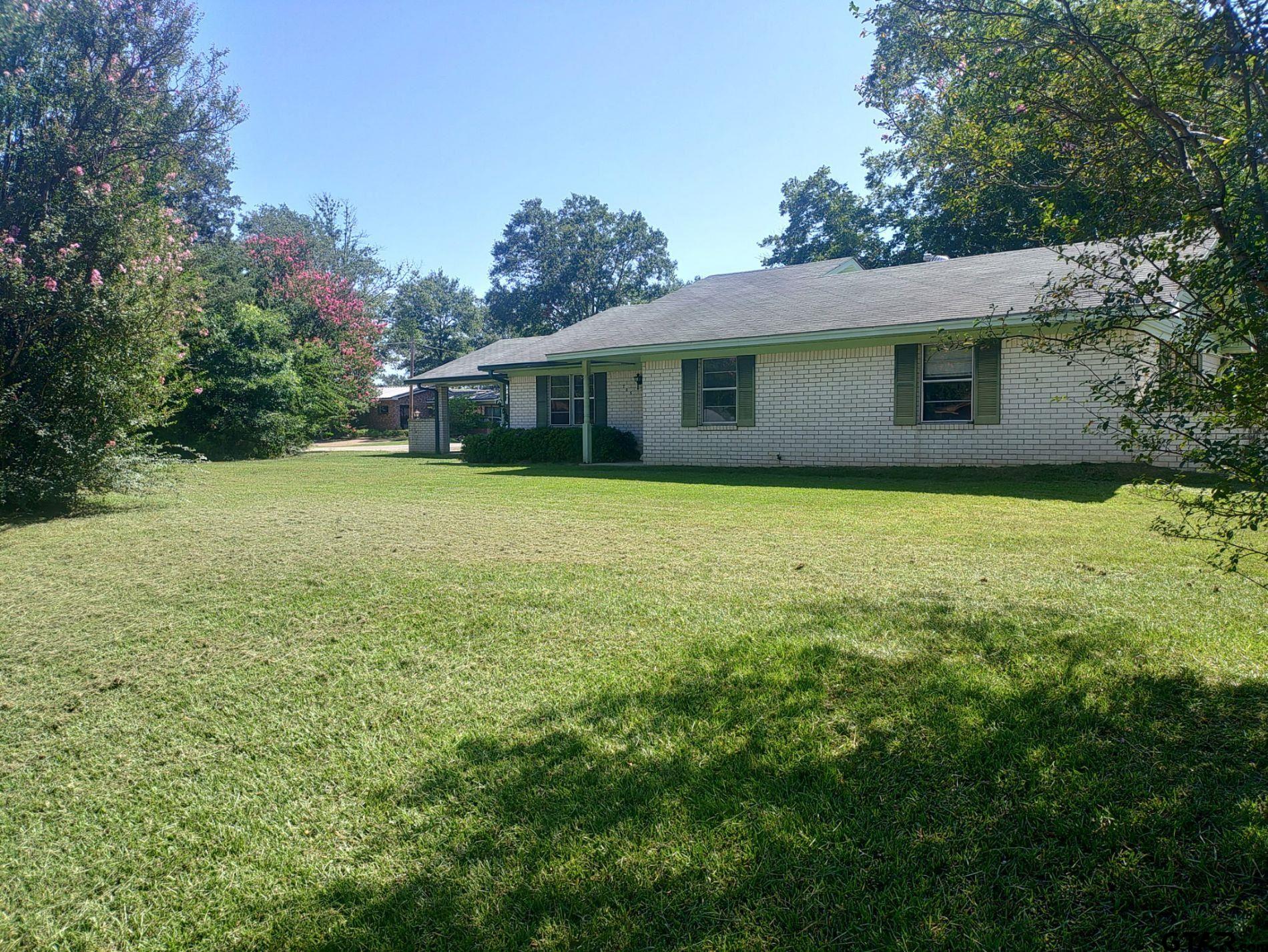 705 Richard Street Property Photo 1