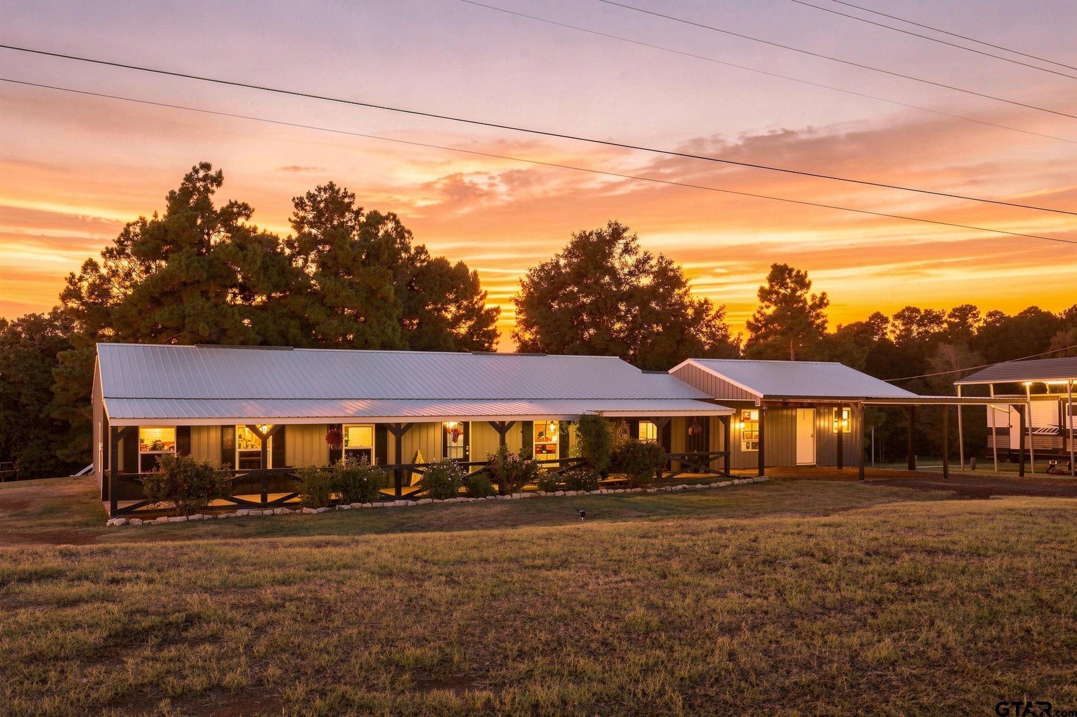 318 County Road 2124