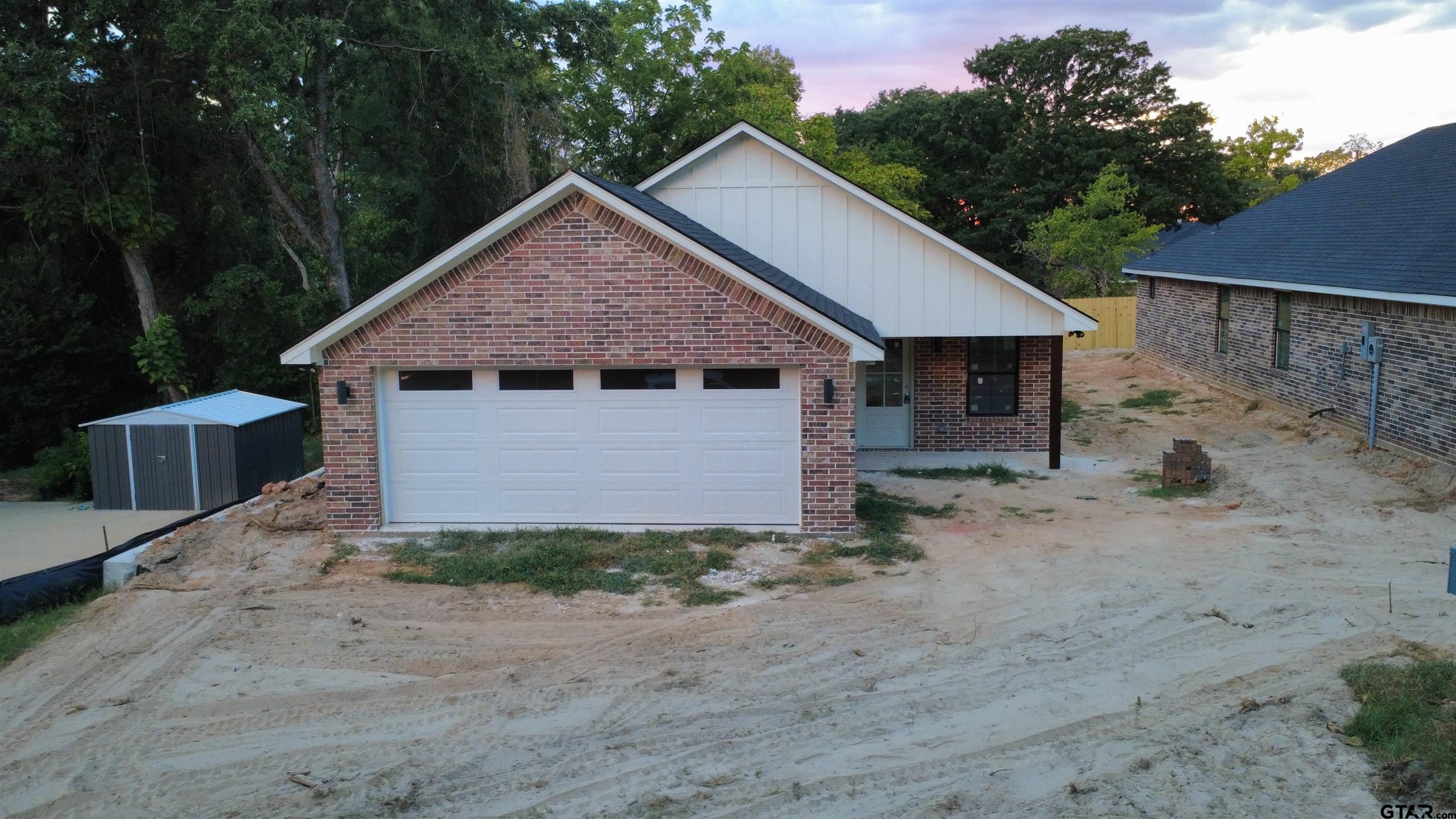 2907 Oliver St. Property Photo 1
